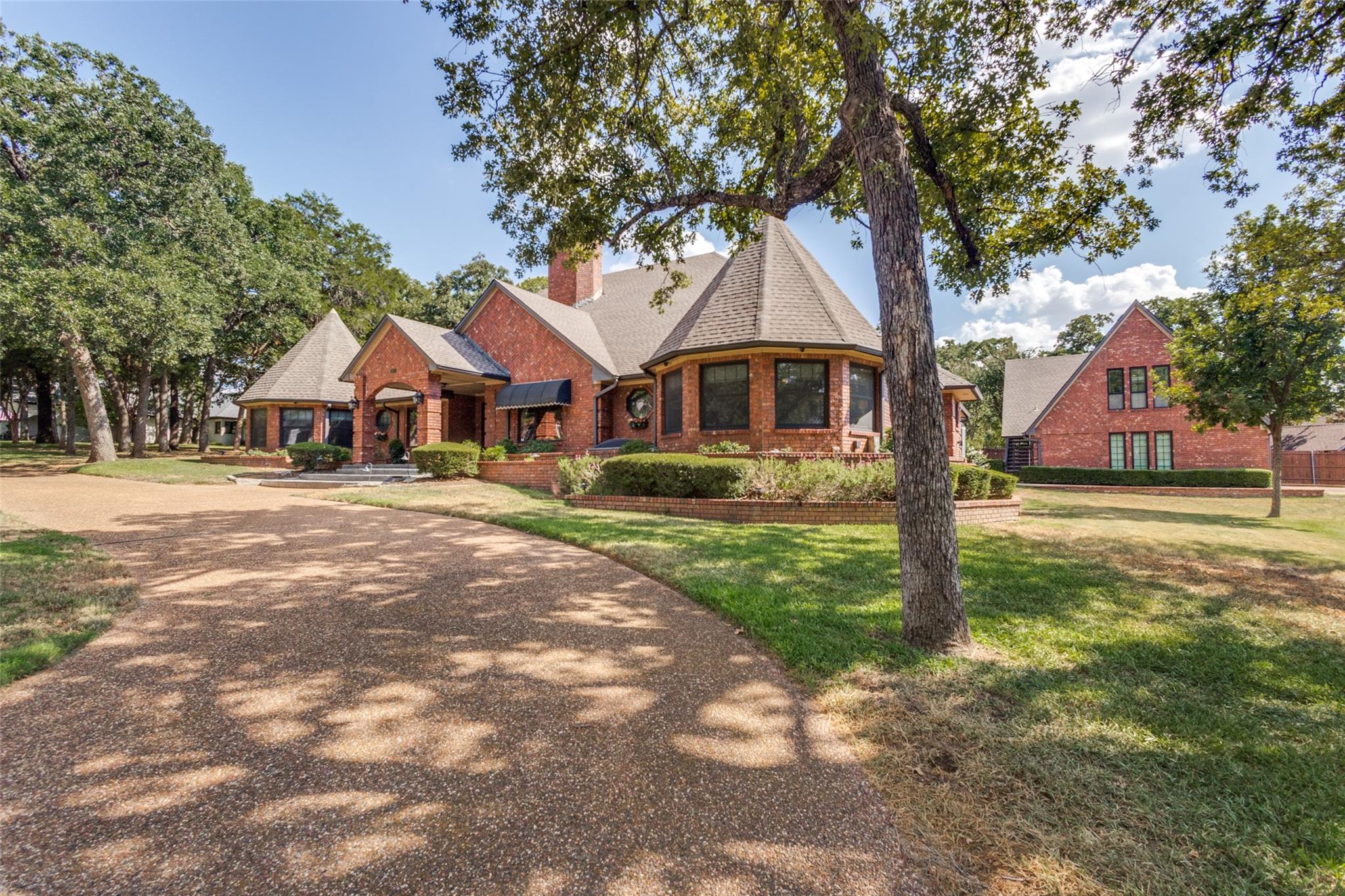 main property photo 3