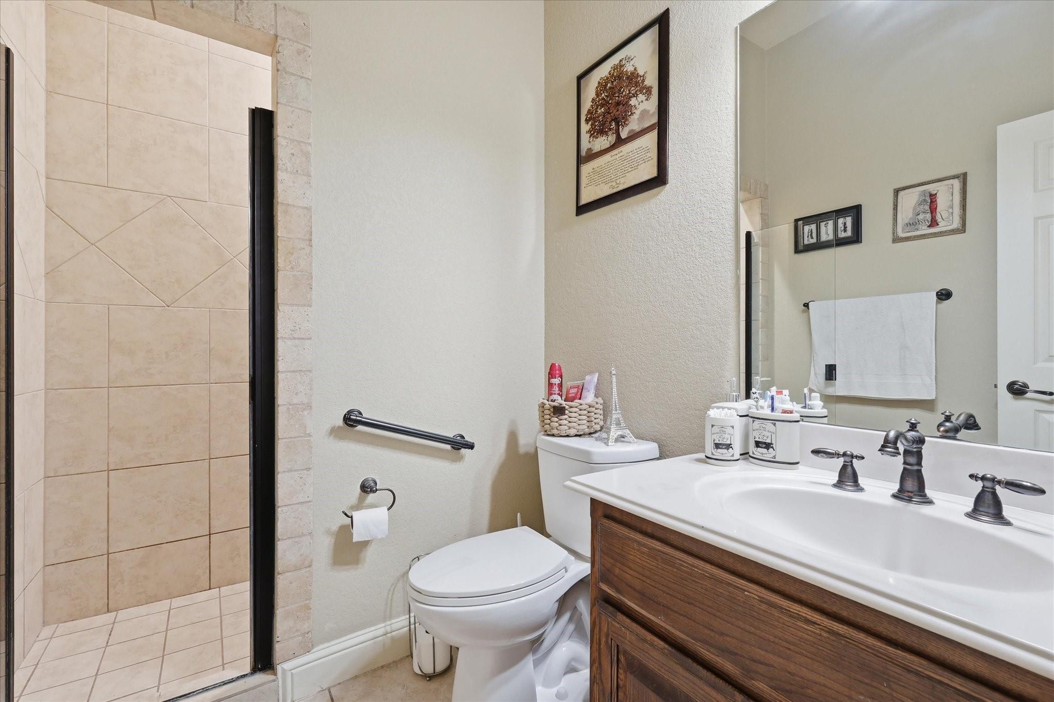 main property photo 28