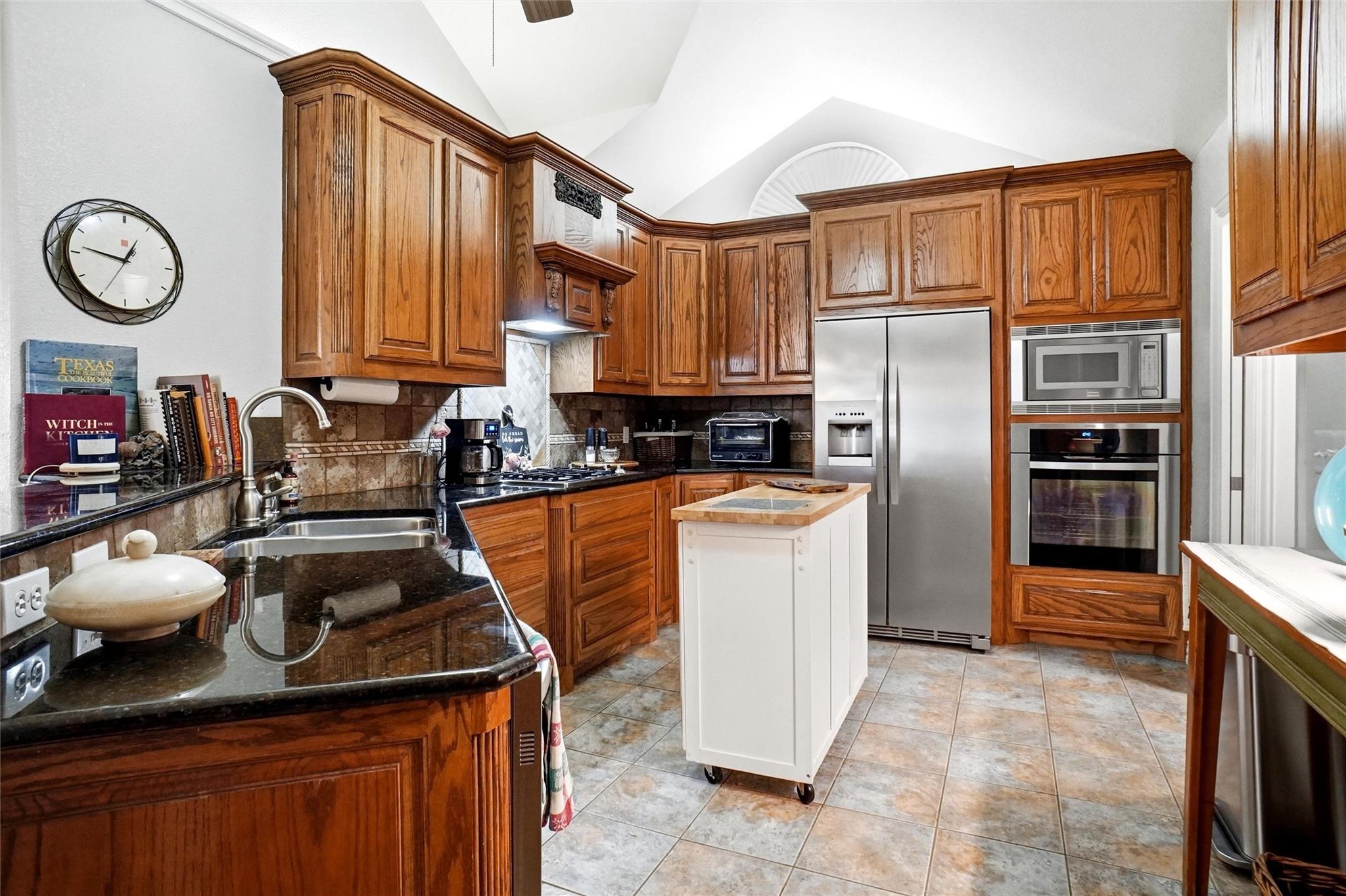 main property photo 10