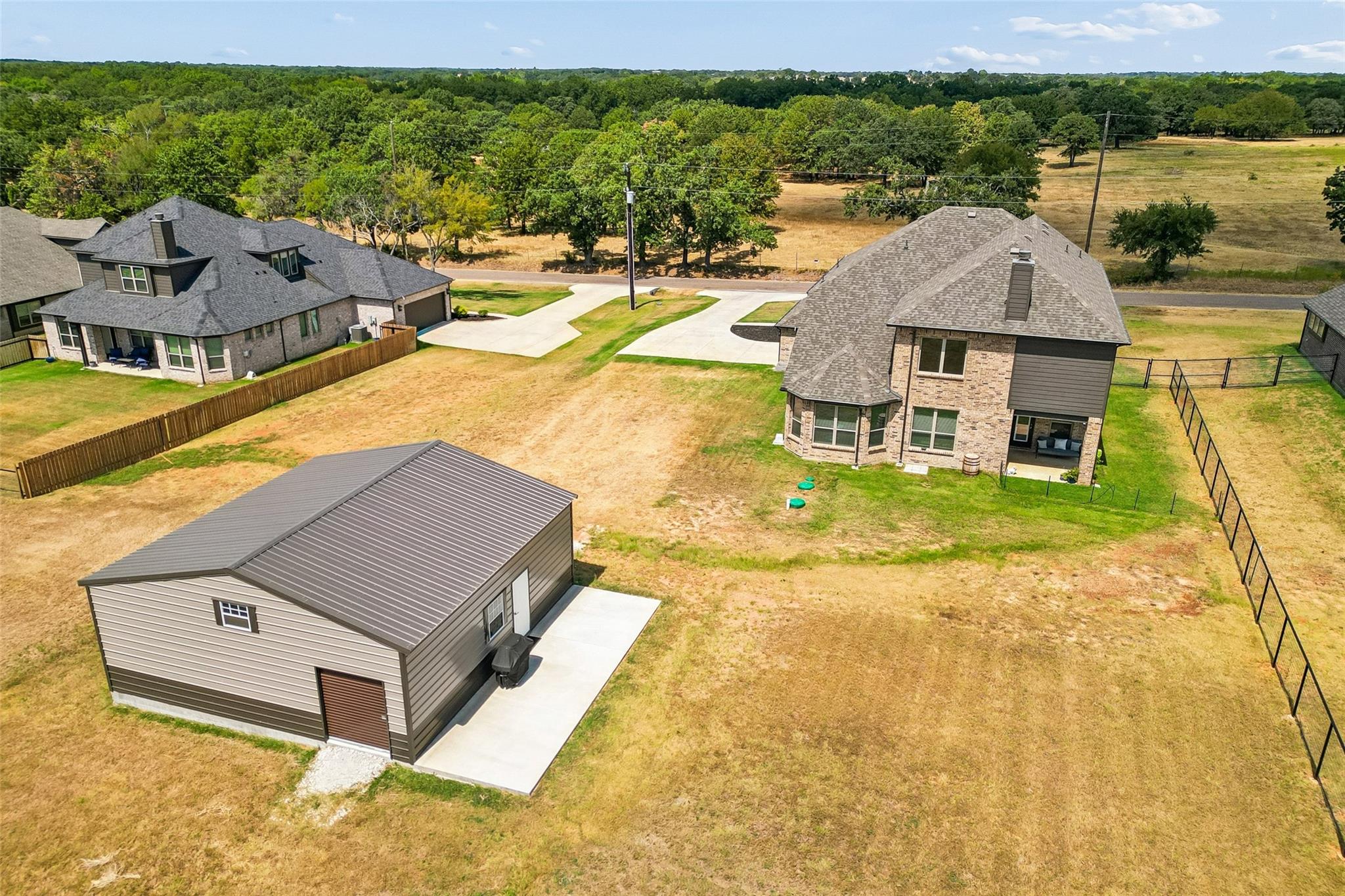 main property photo 24