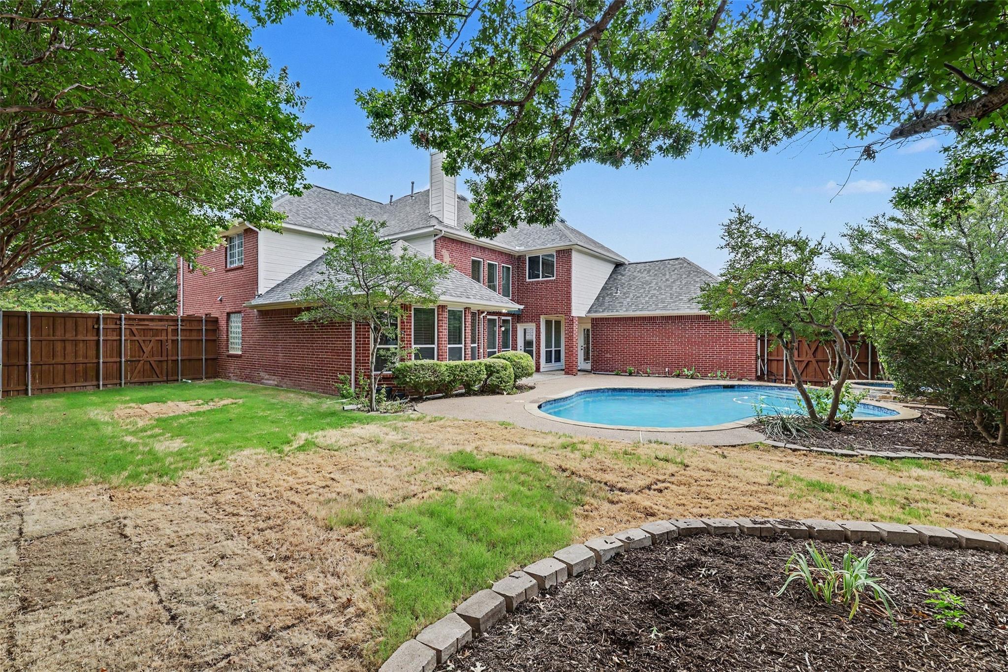 main property photo 28