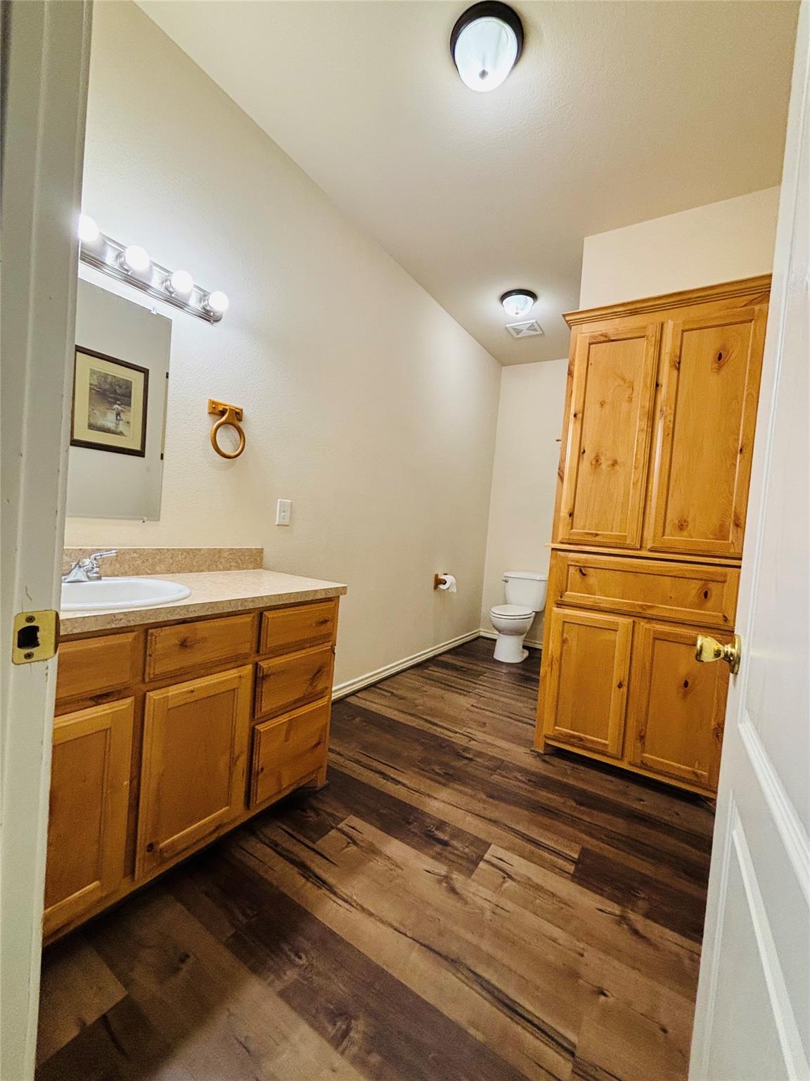 main property photo 10