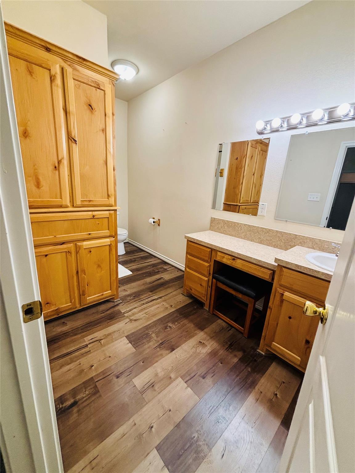 main property photo 11