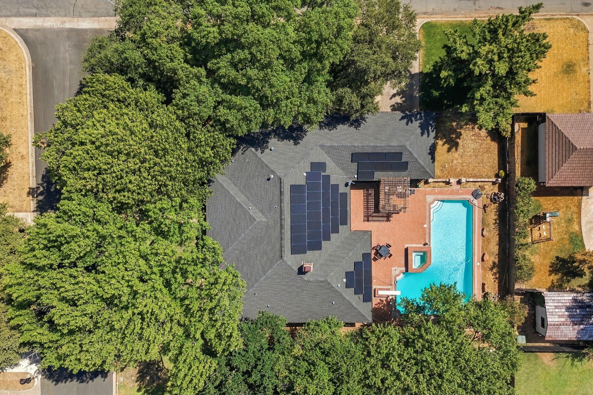 main property photo 33