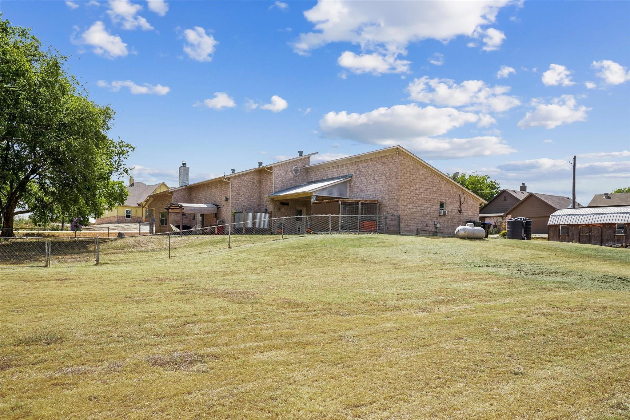 main property photo 38