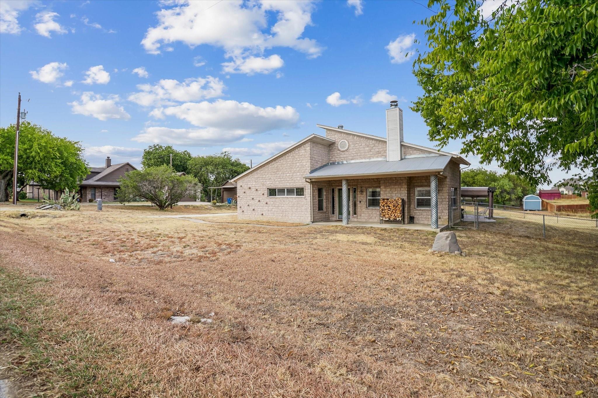 main property photo 7