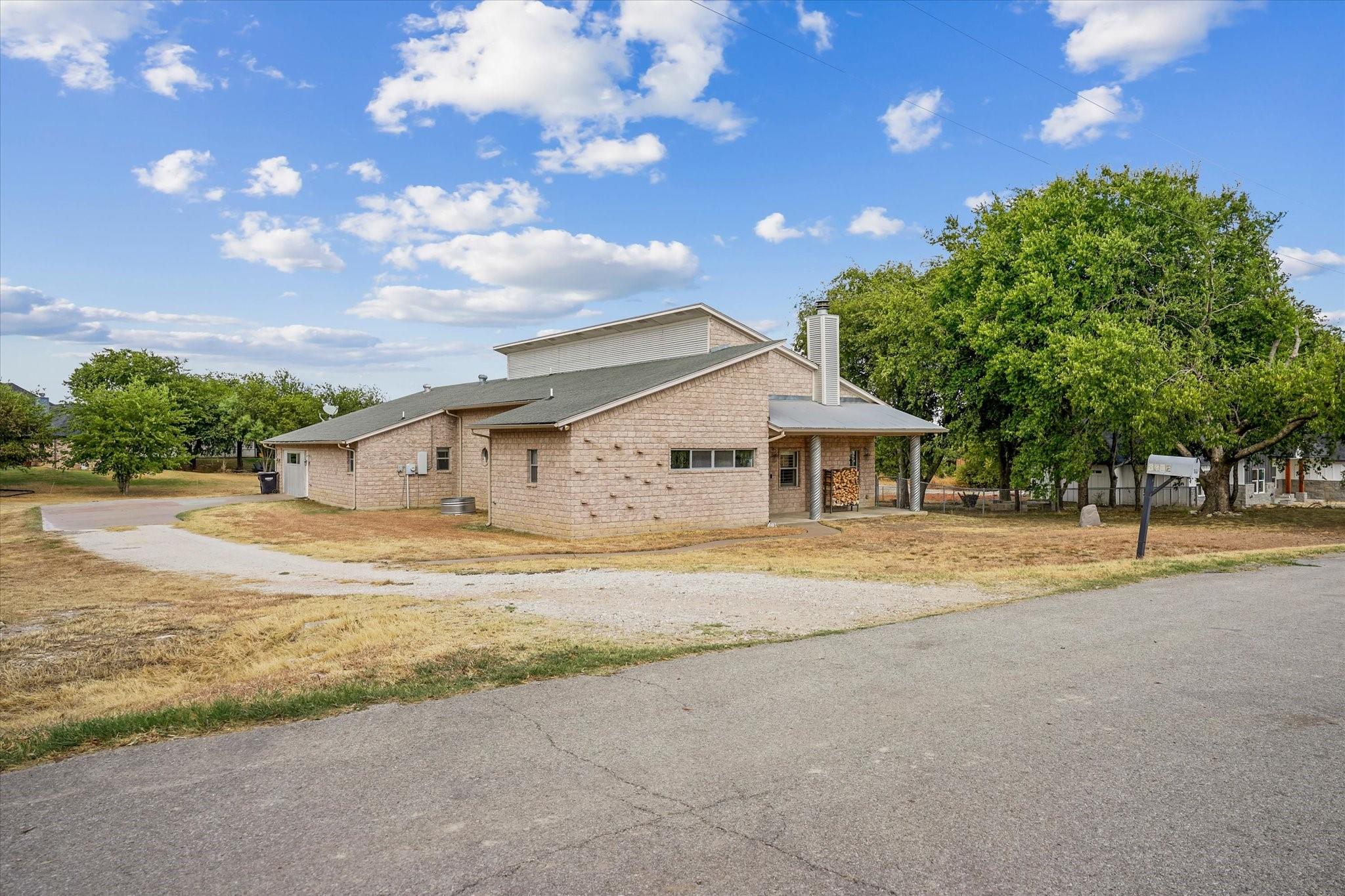 main property photo 8