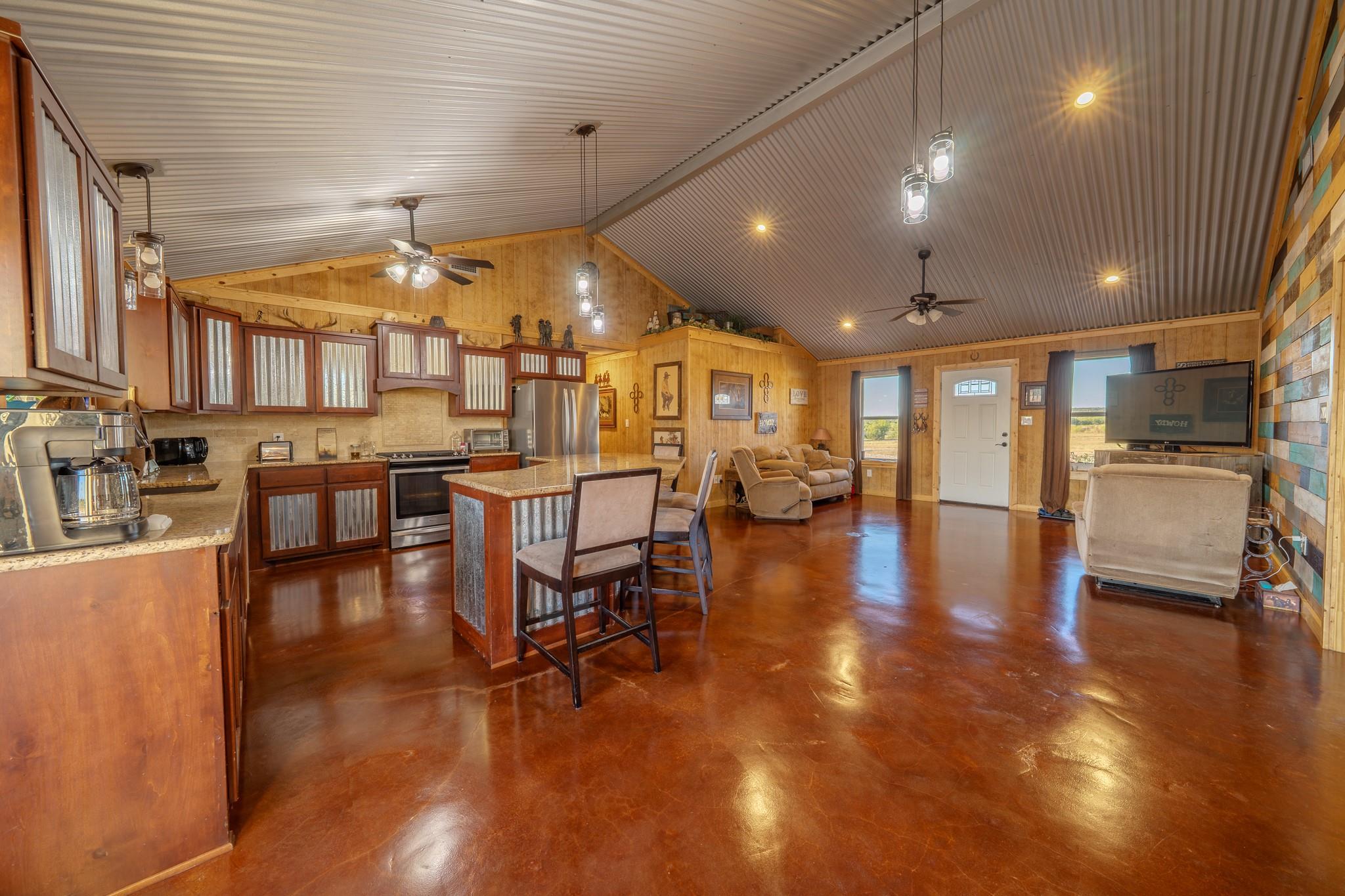 main property photo 10