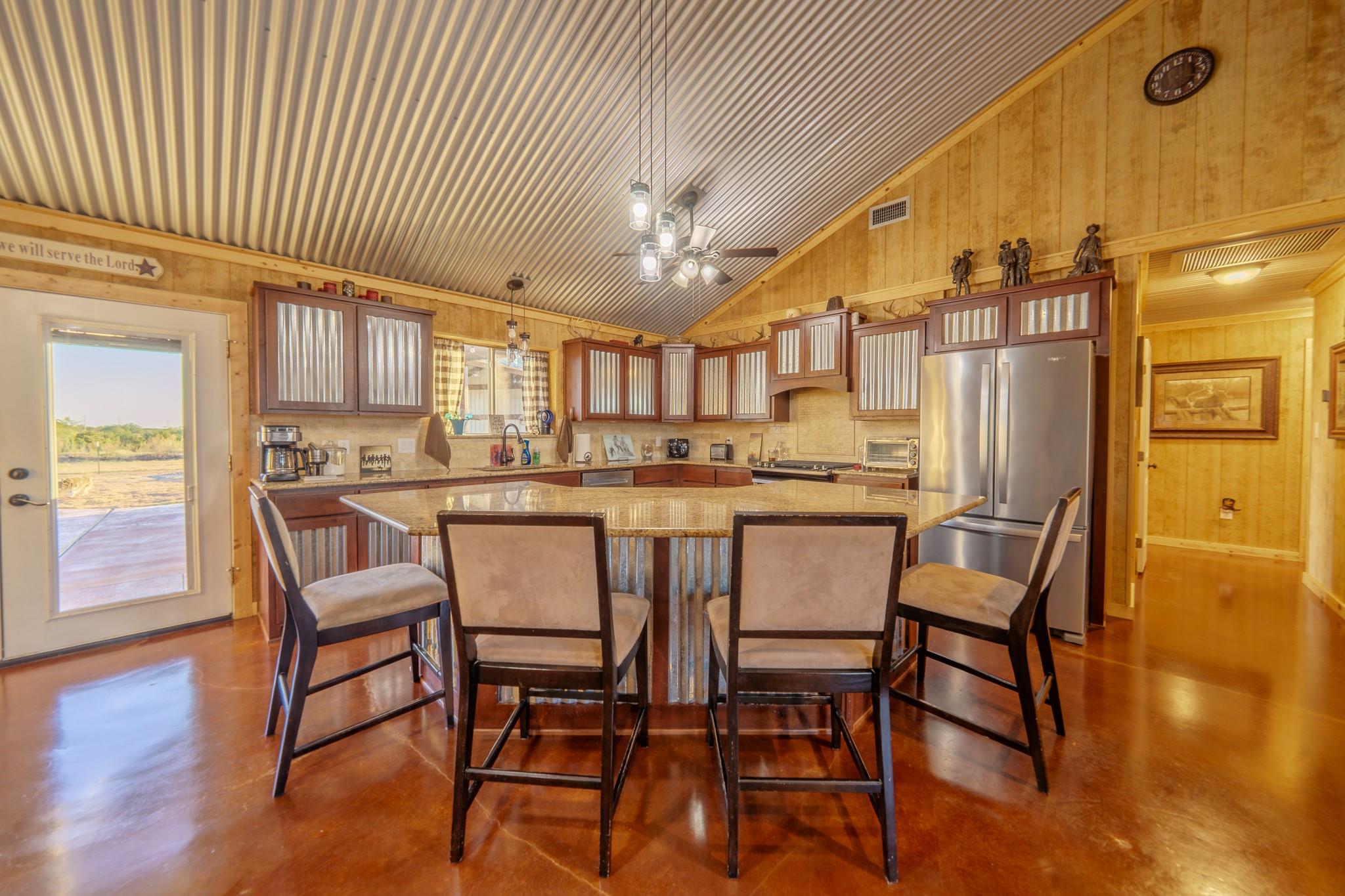 main property photo 11