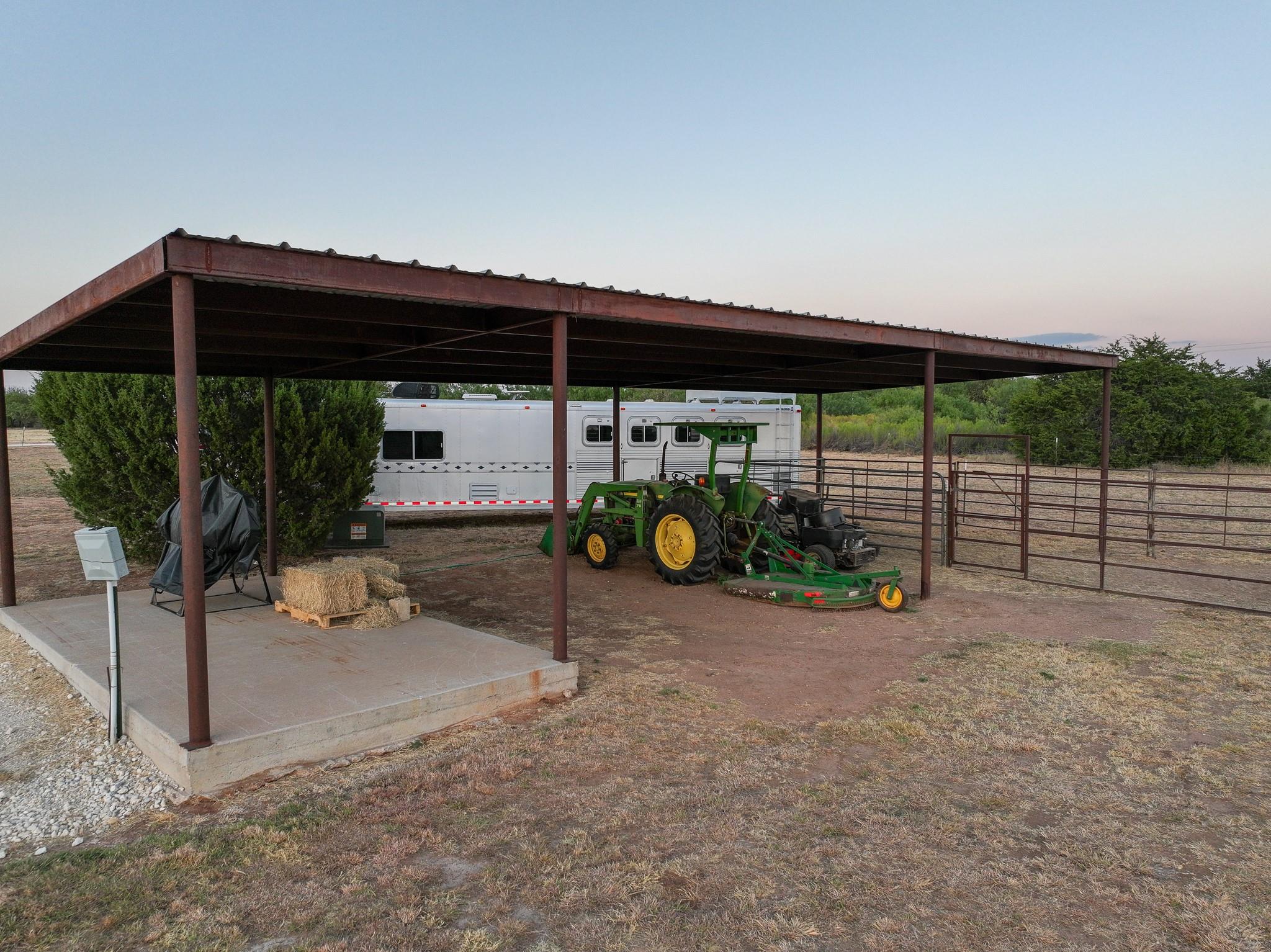 main property photo 38