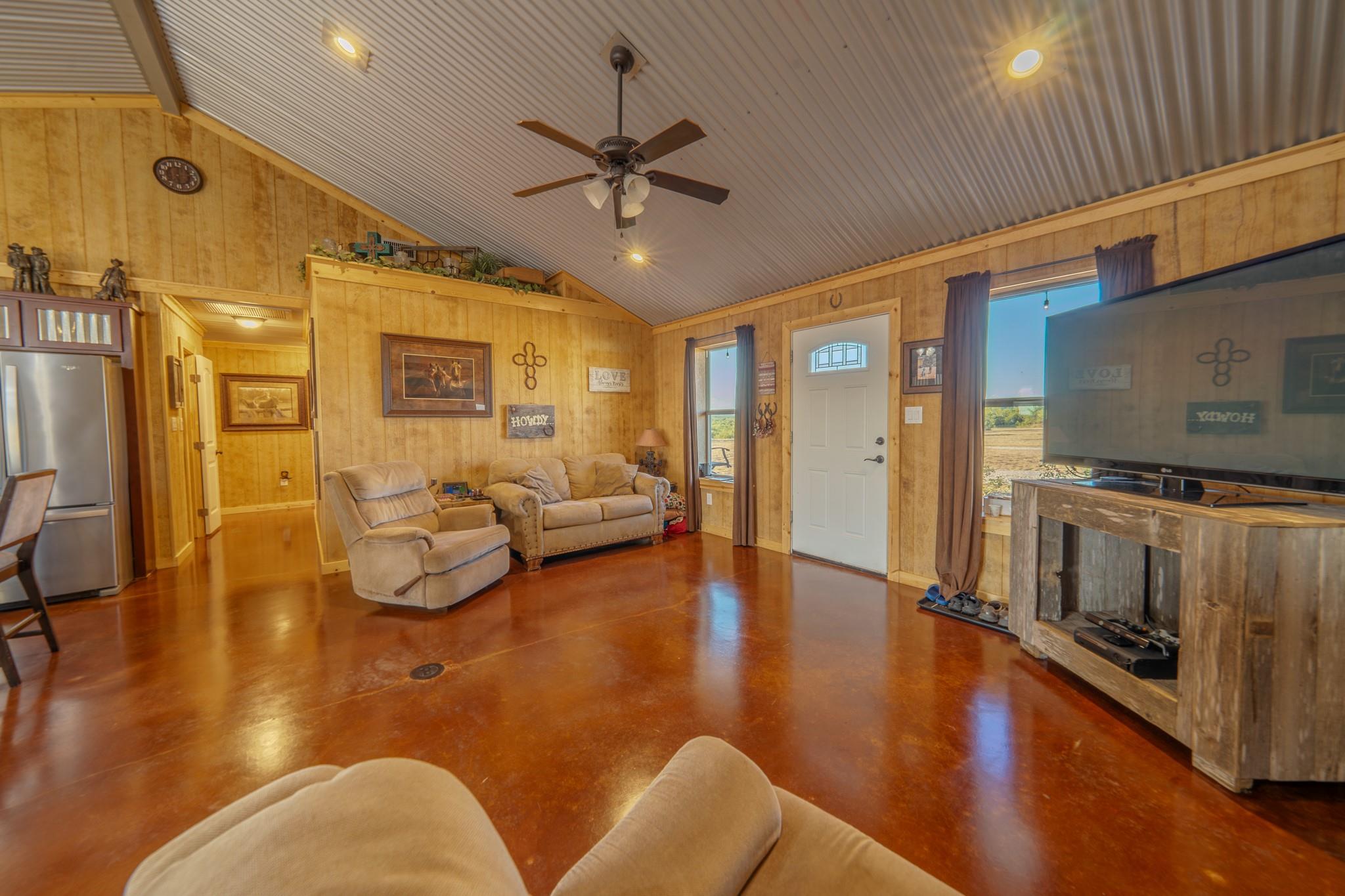 main property photo 4