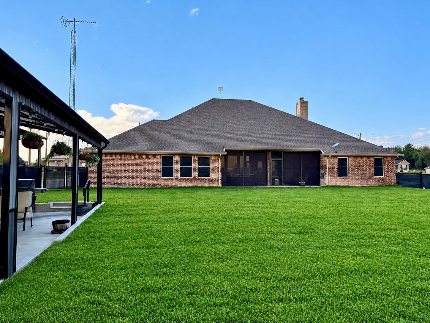 main property photo 28