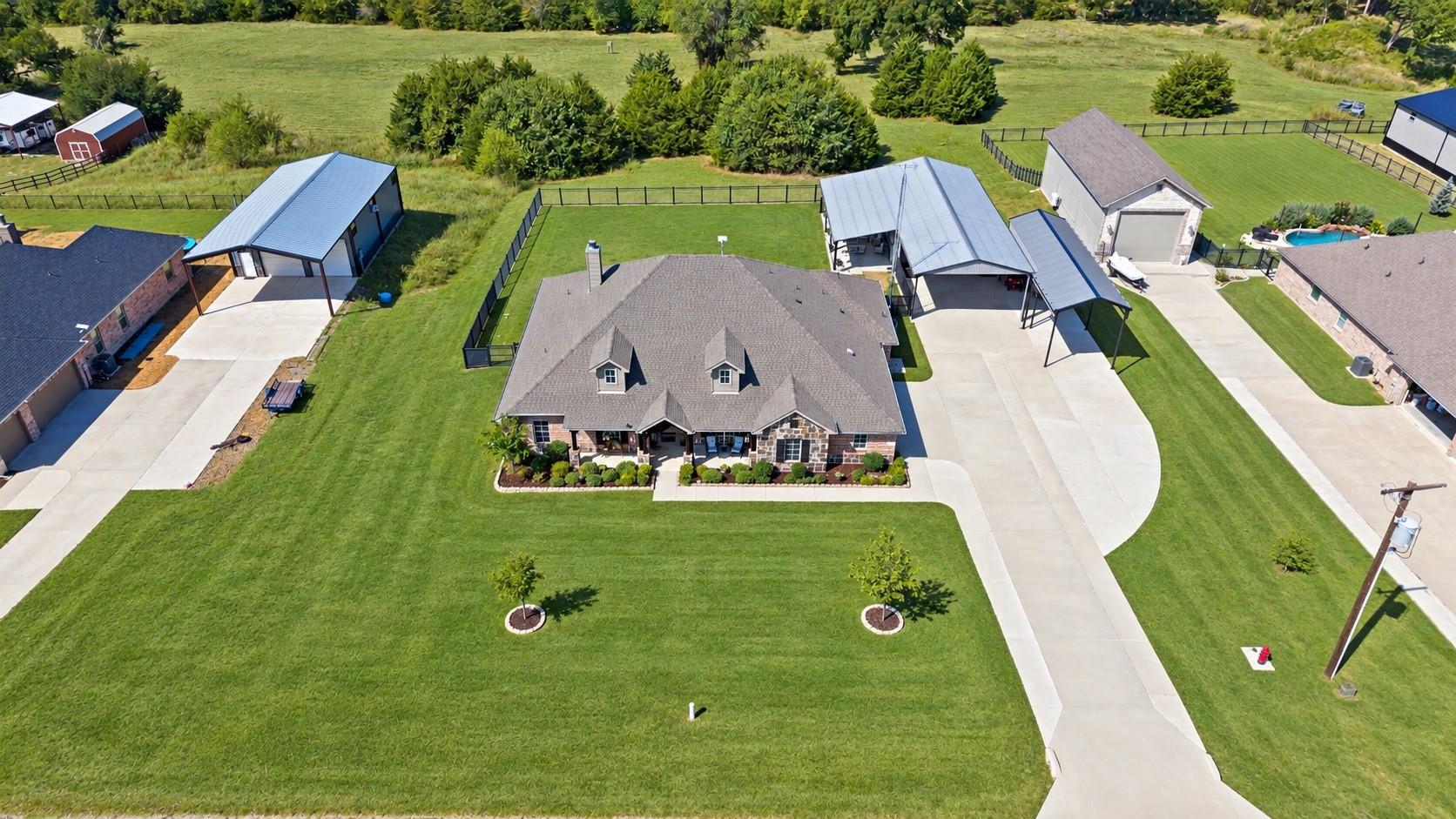 main property photo 37