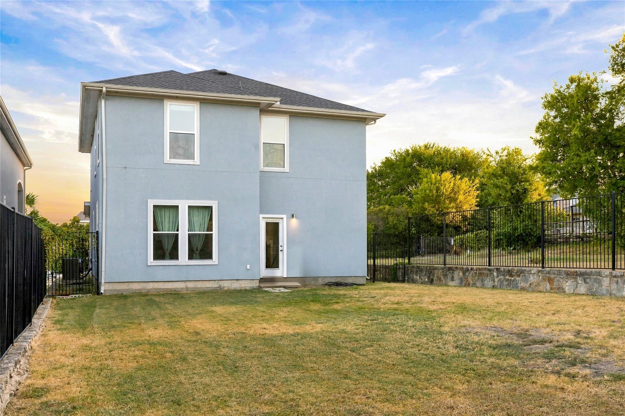 main property photo 28