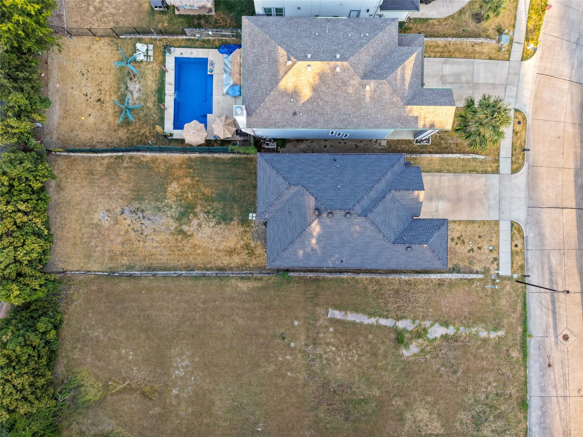 main property photo 37