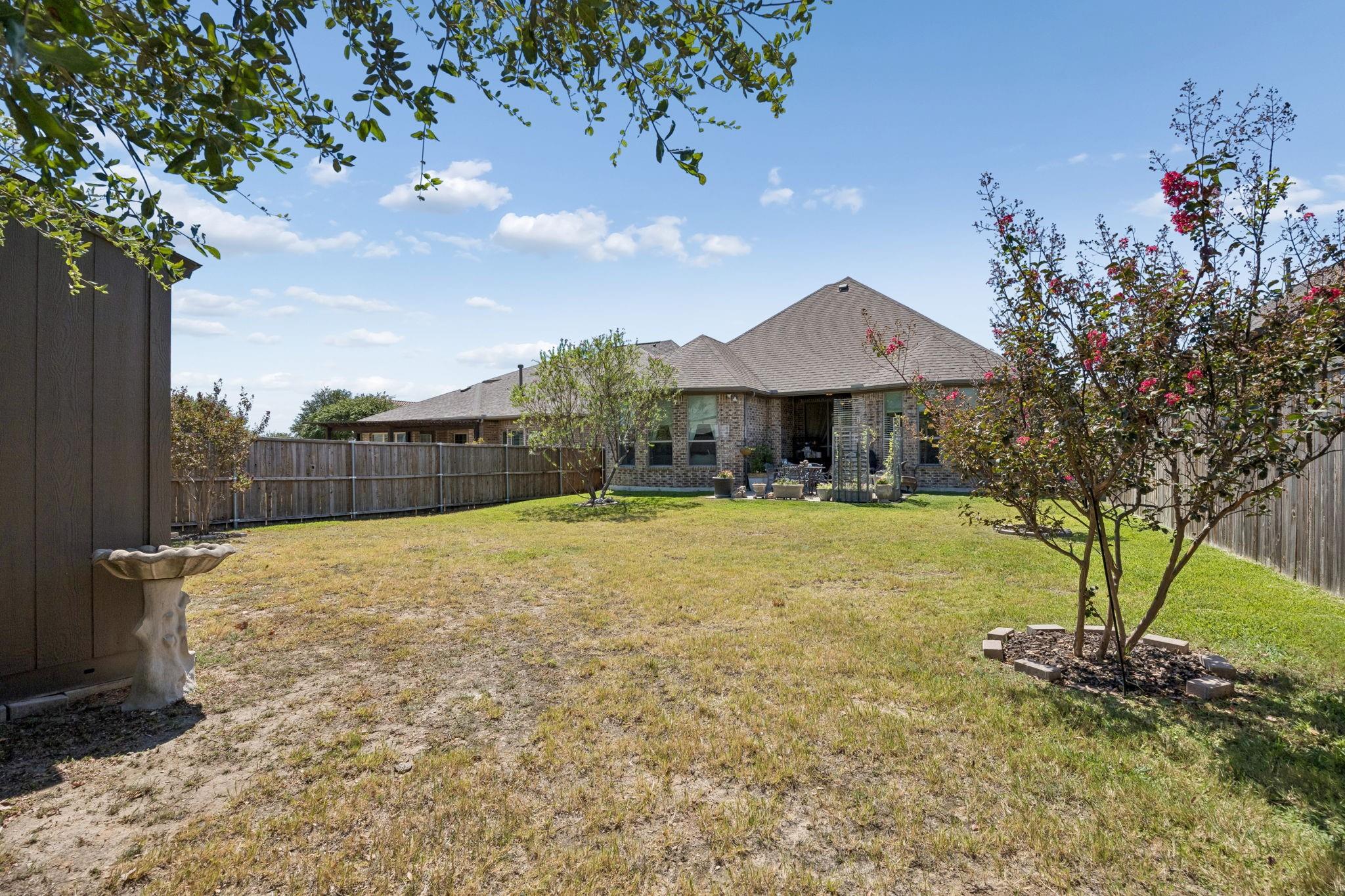 main property photo 28