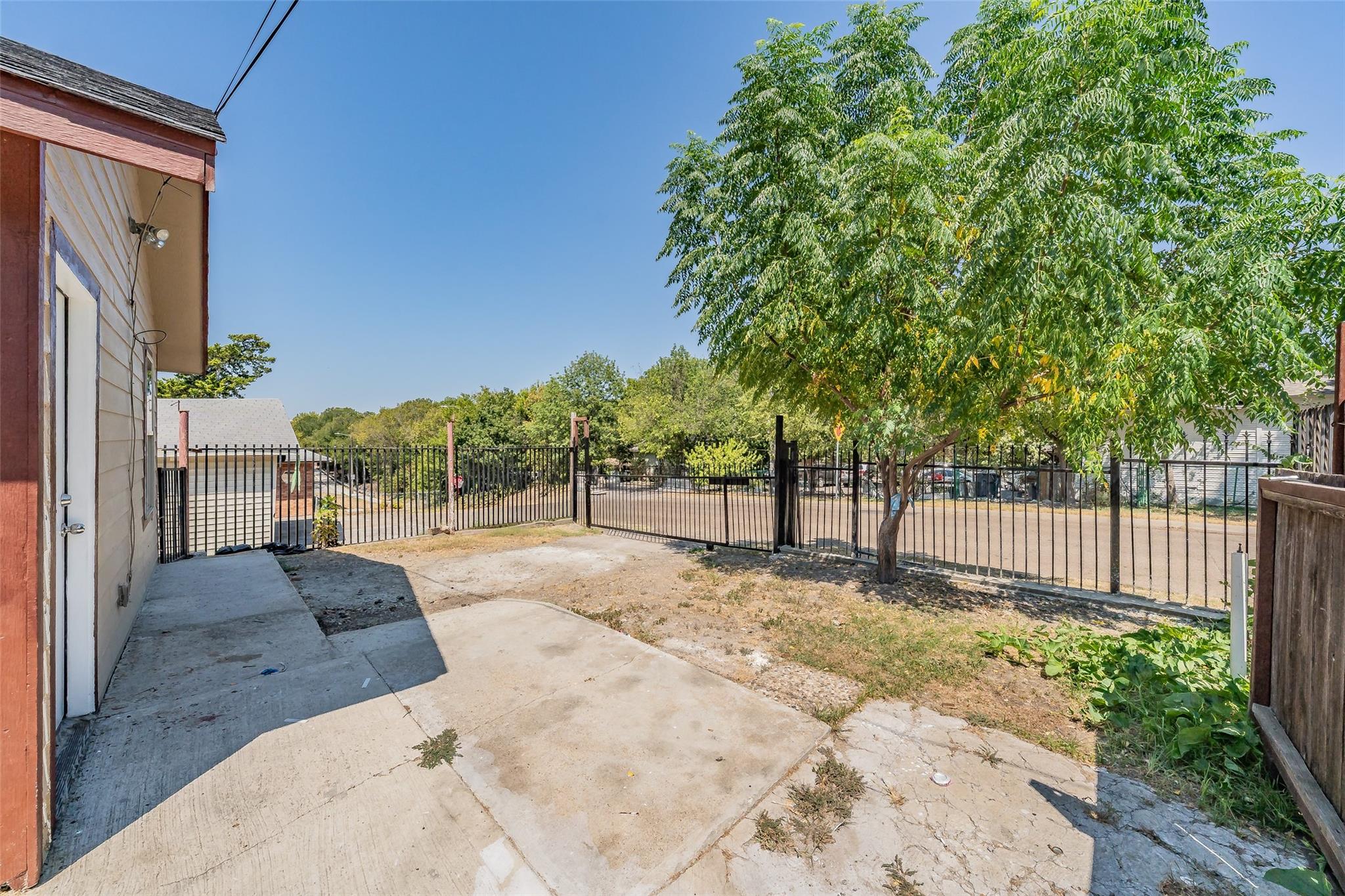 main property photo 21