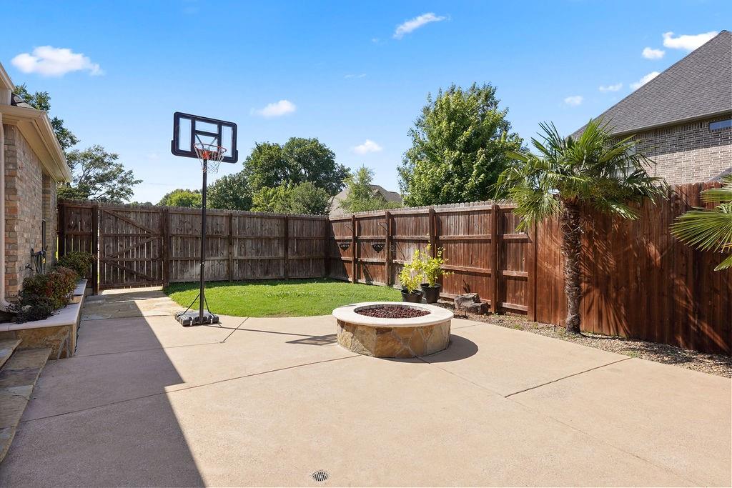 main property photo 33