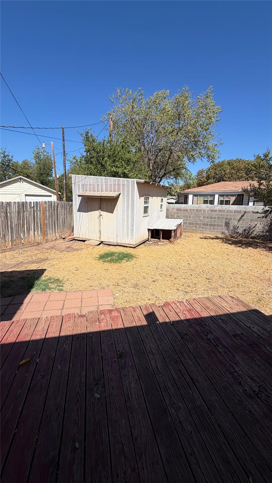 main property photo 28