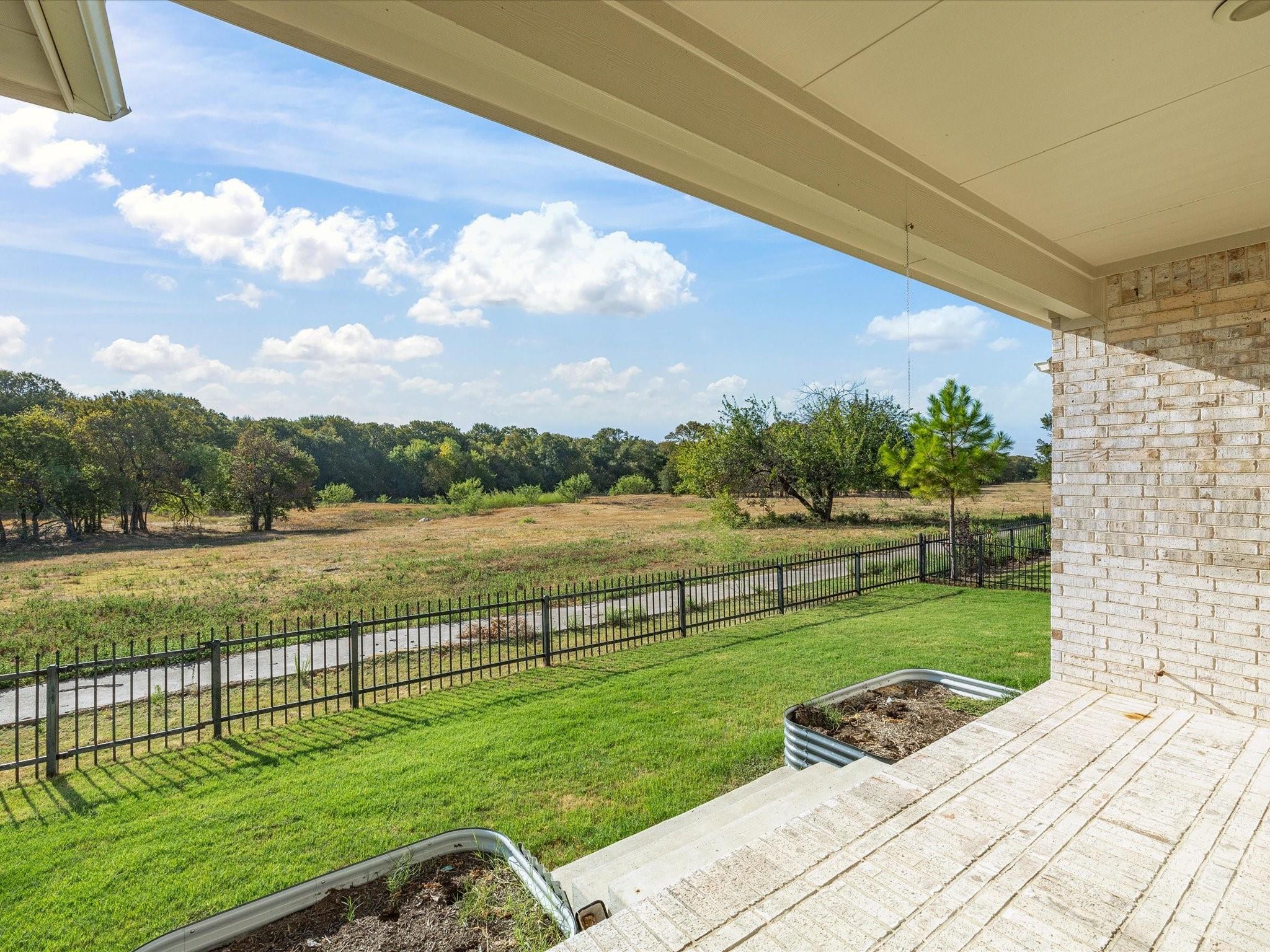 main property photo 33