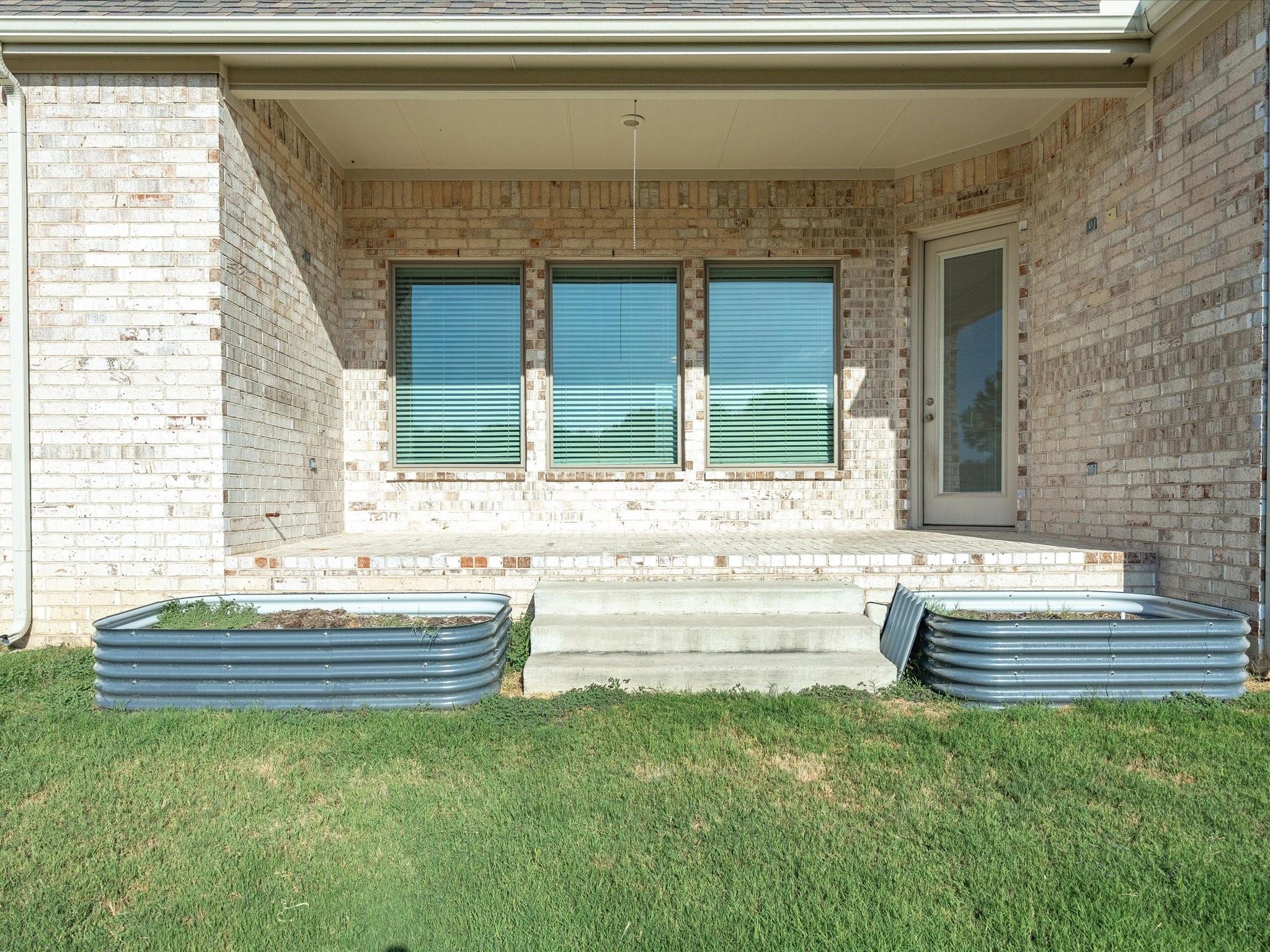 main property photo 36