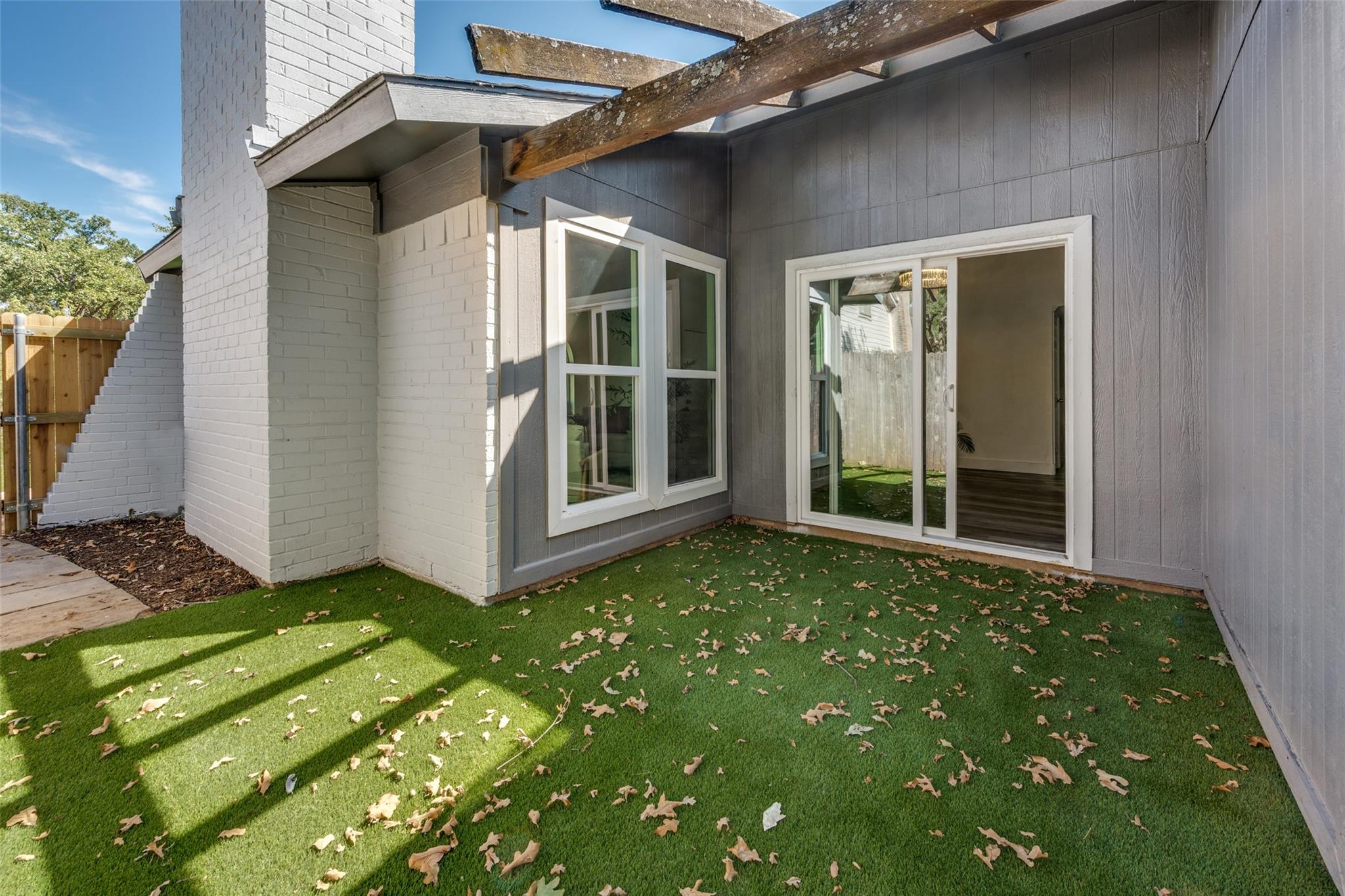main property photo 23