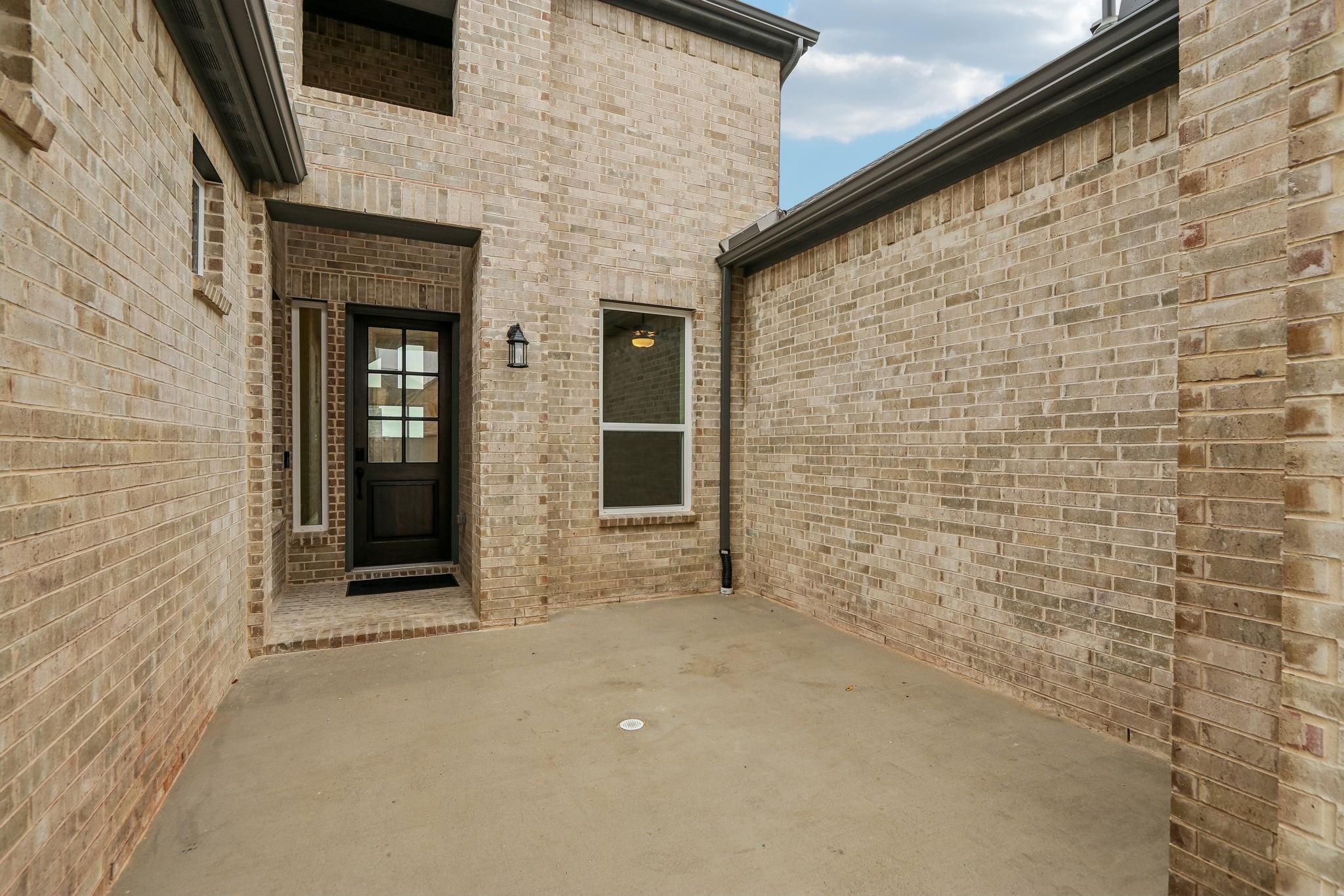 main property photo 37