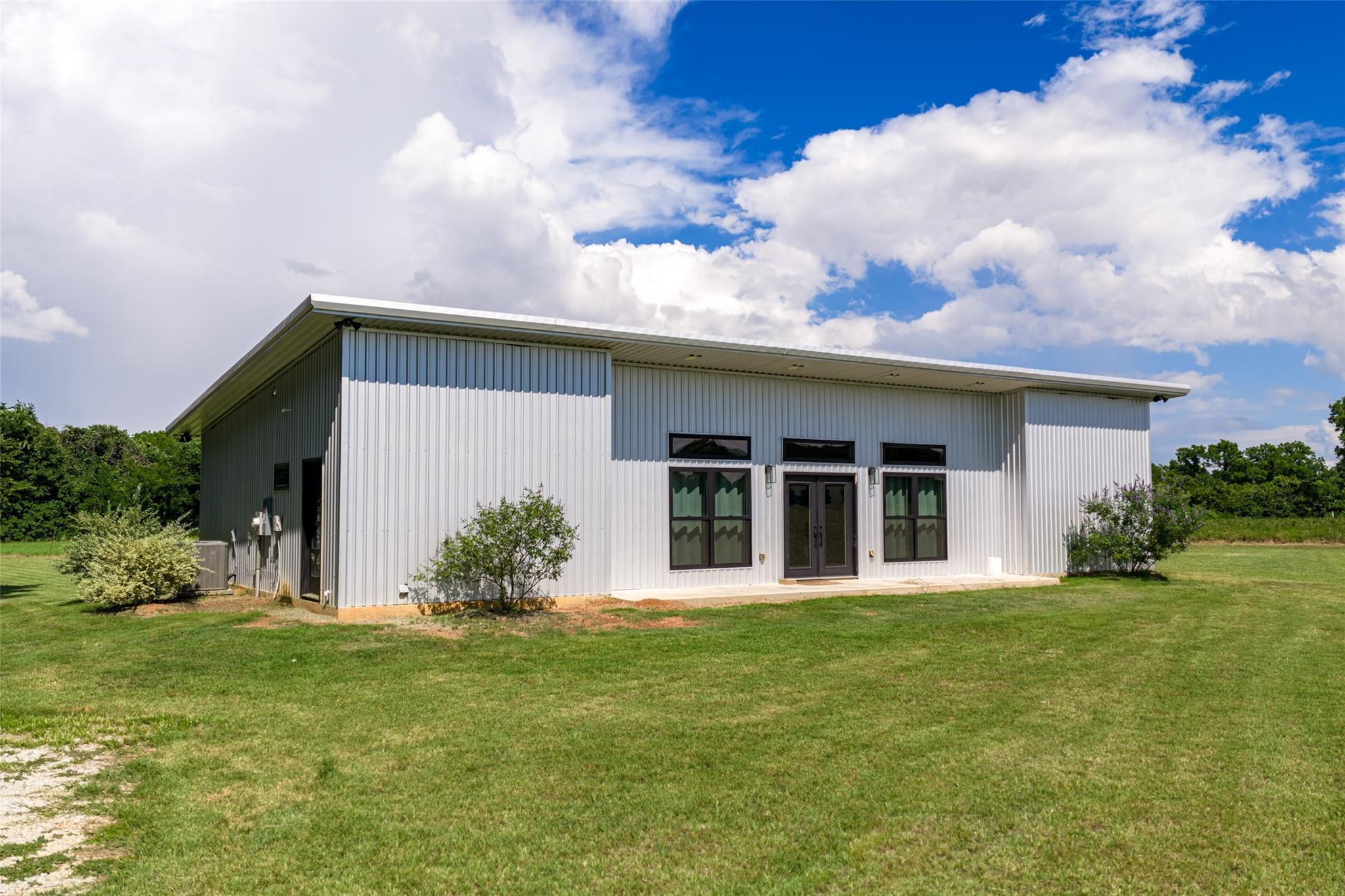 main property photo 27