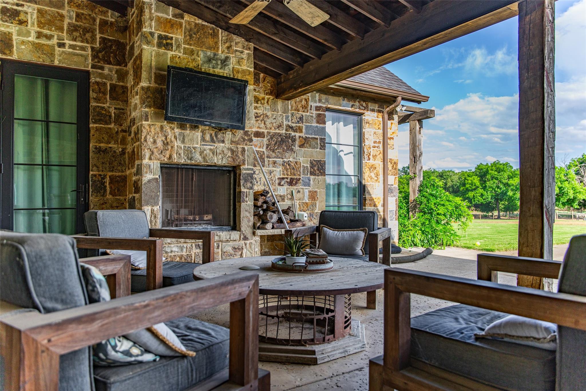 main property photo 36