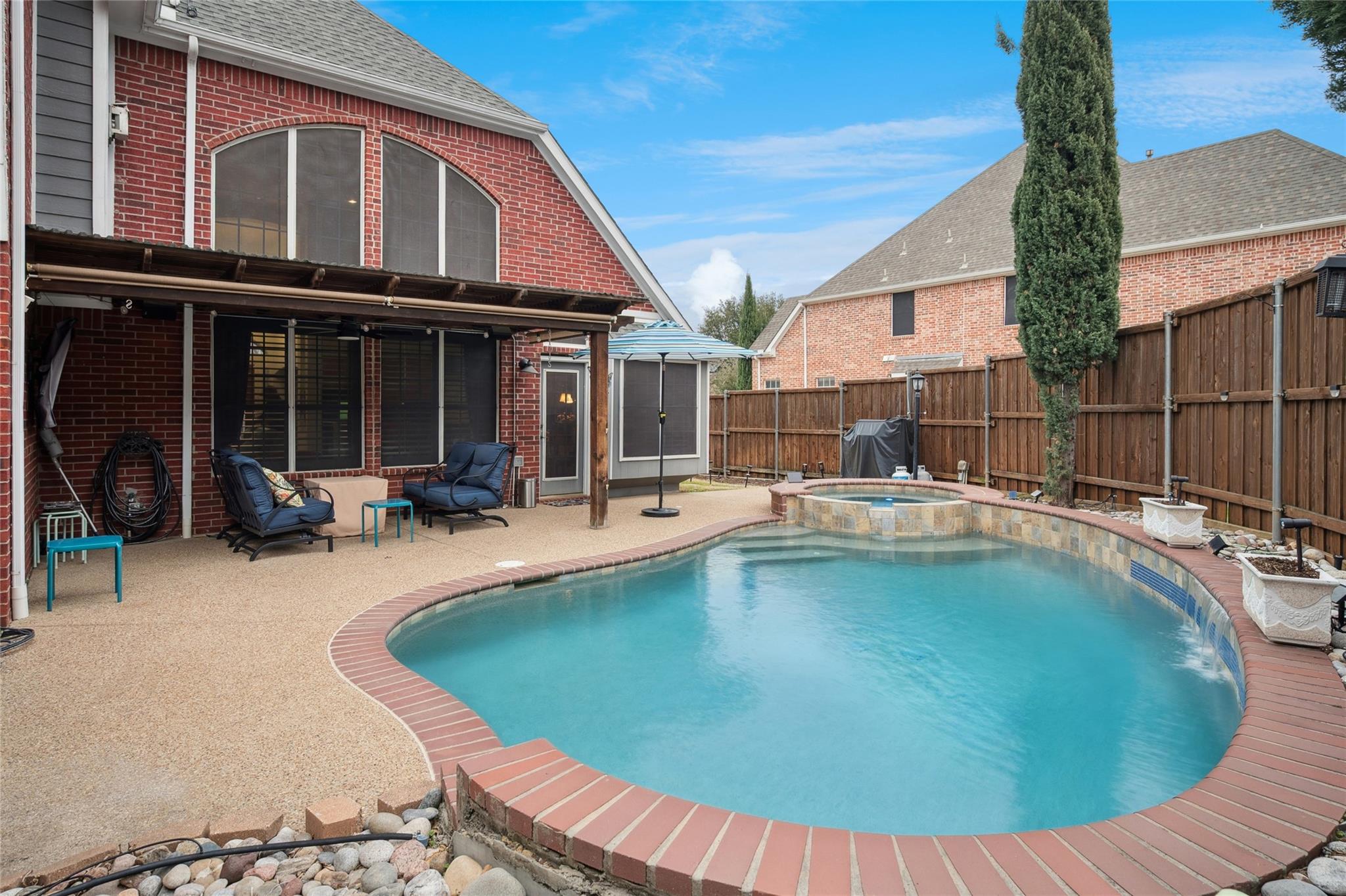 main property photo 17
