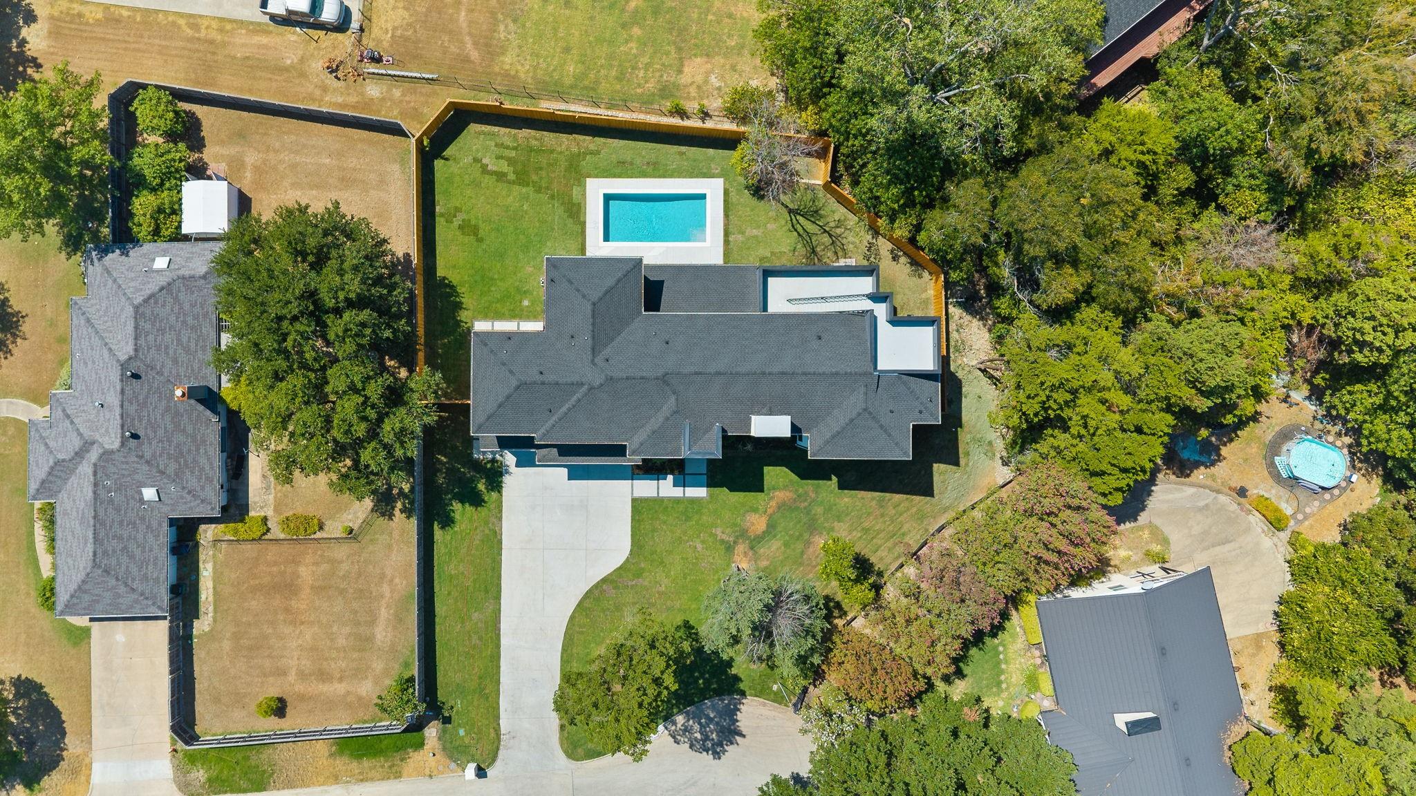 main property photo 36