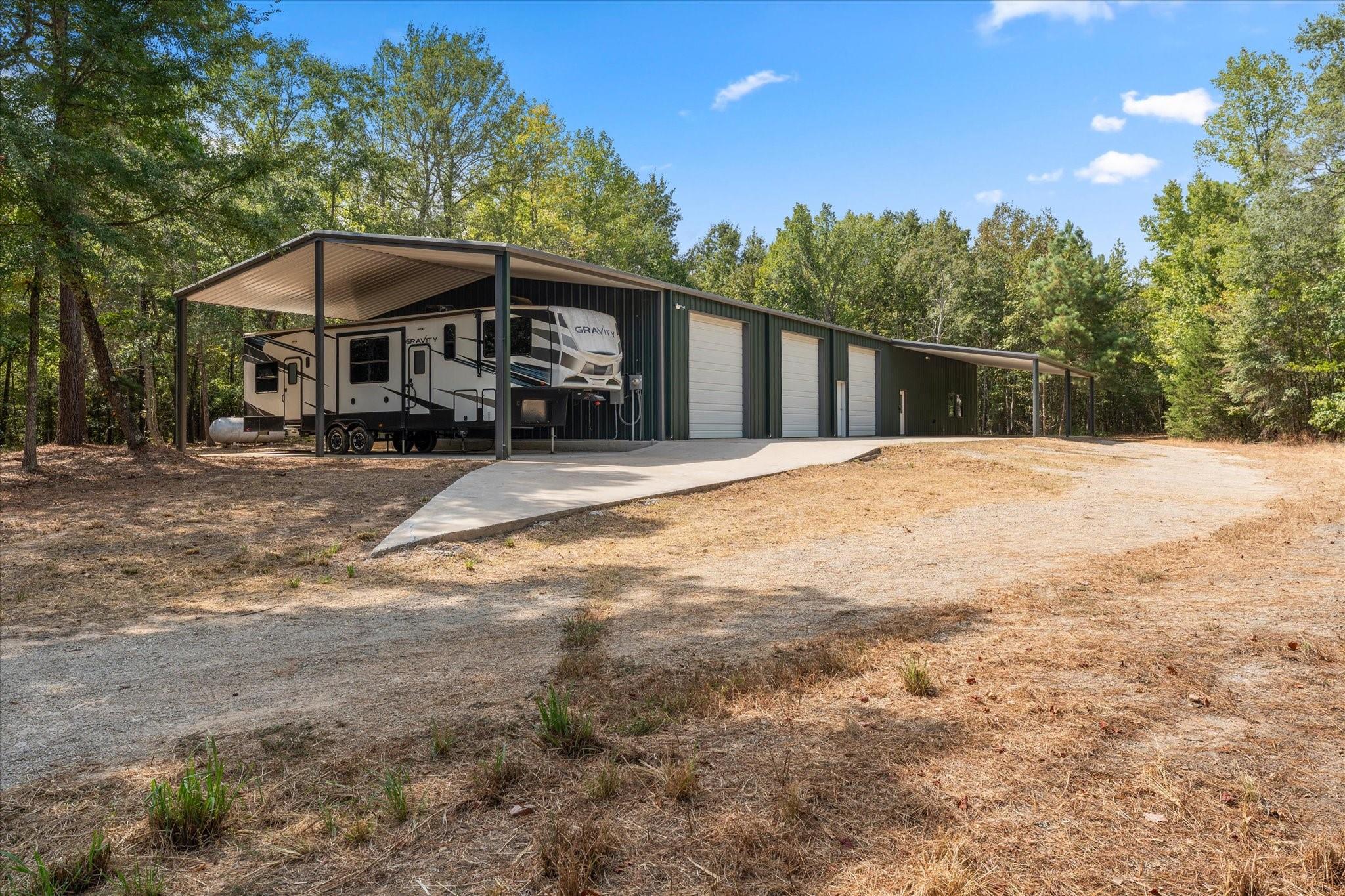 main property photo 32