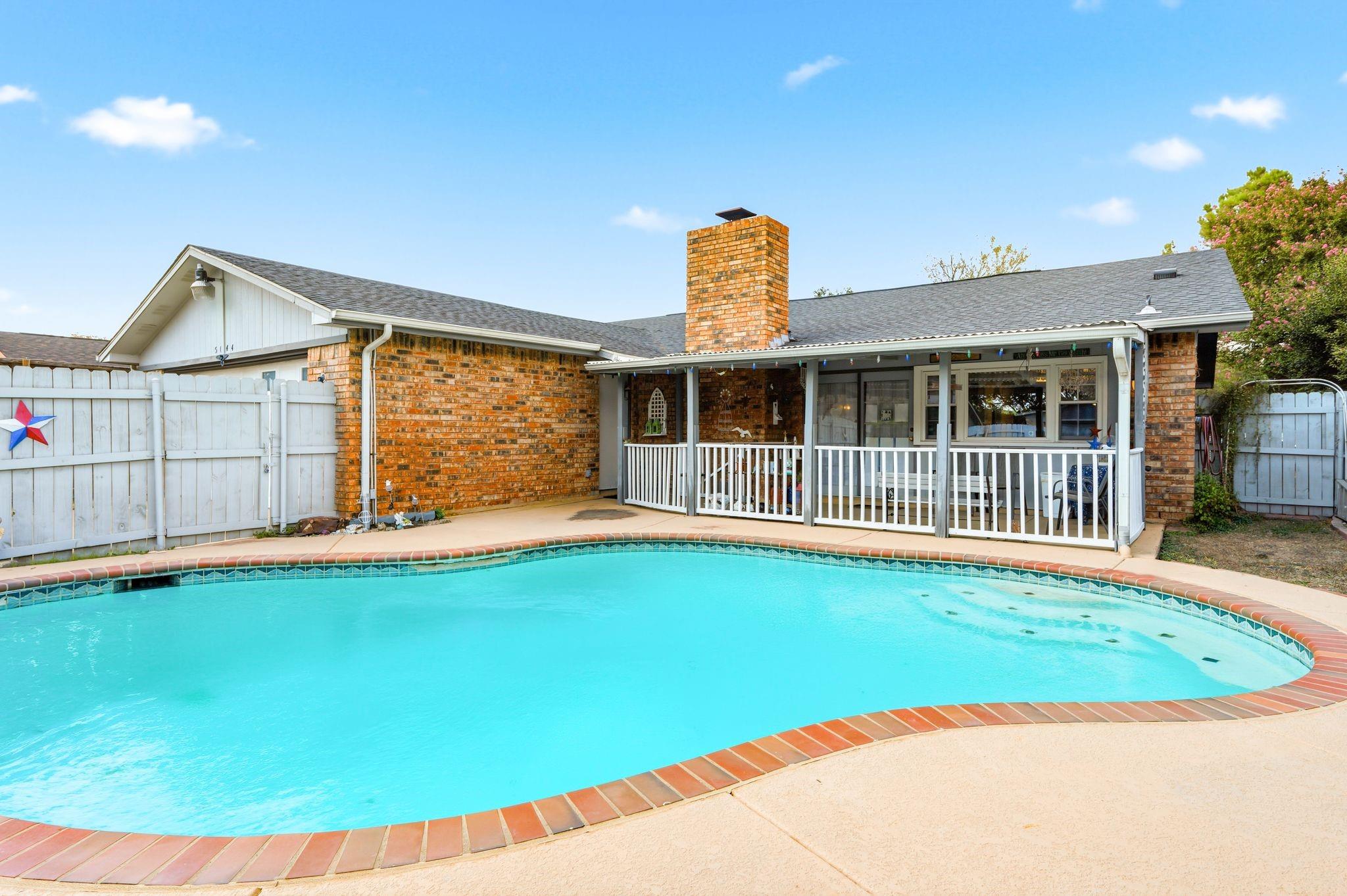 main property photo 19