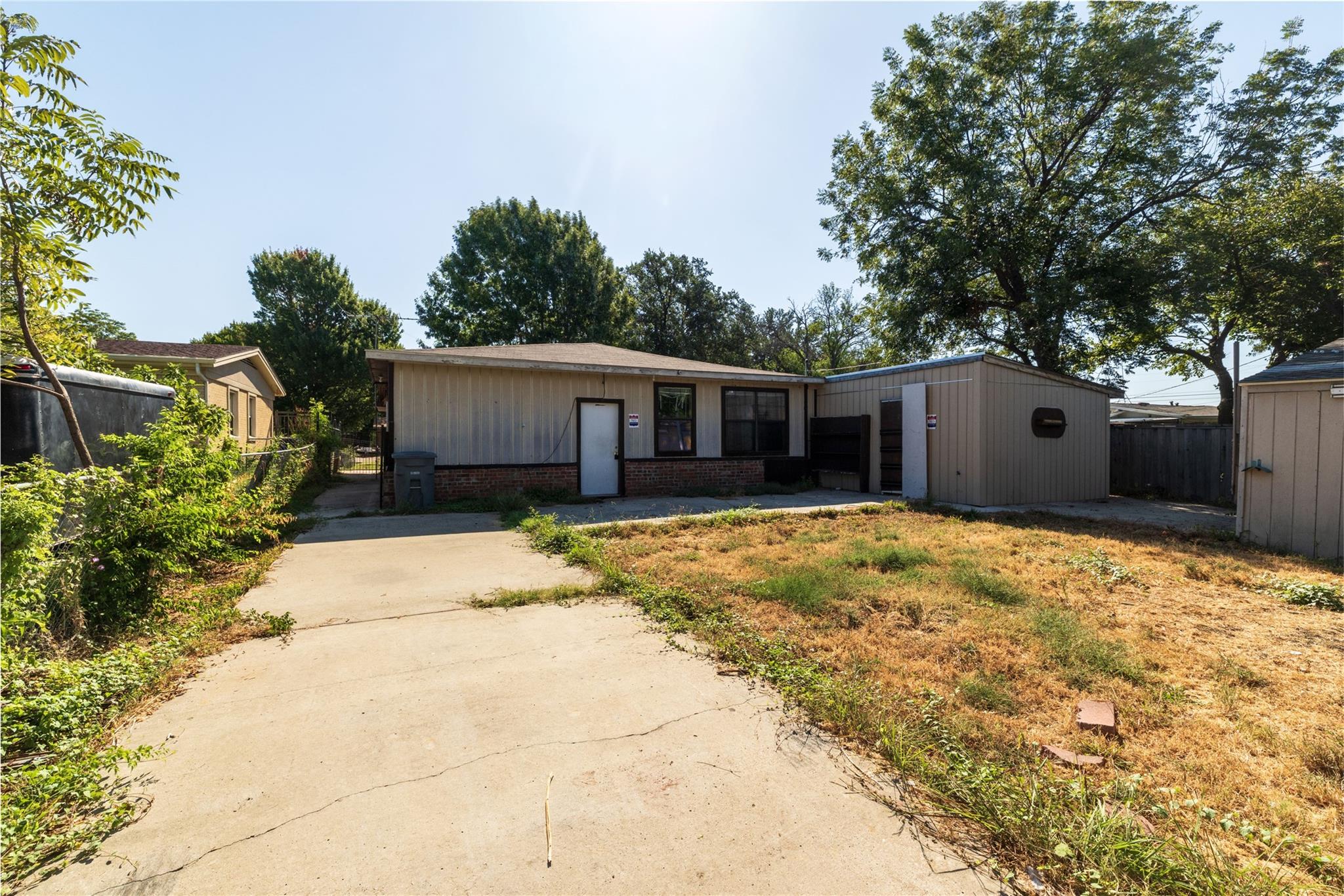 main property photo 16
