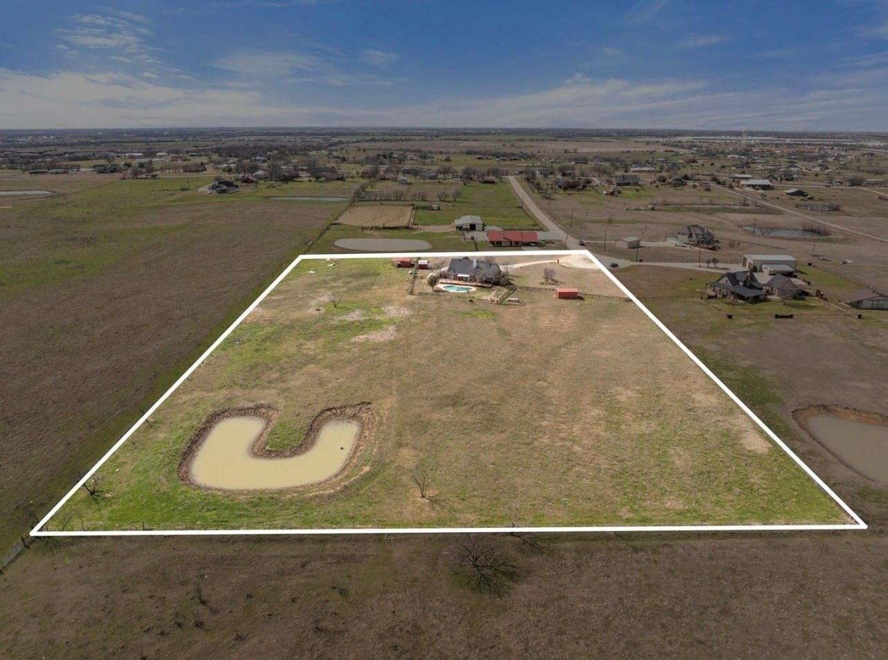 main property photo 32