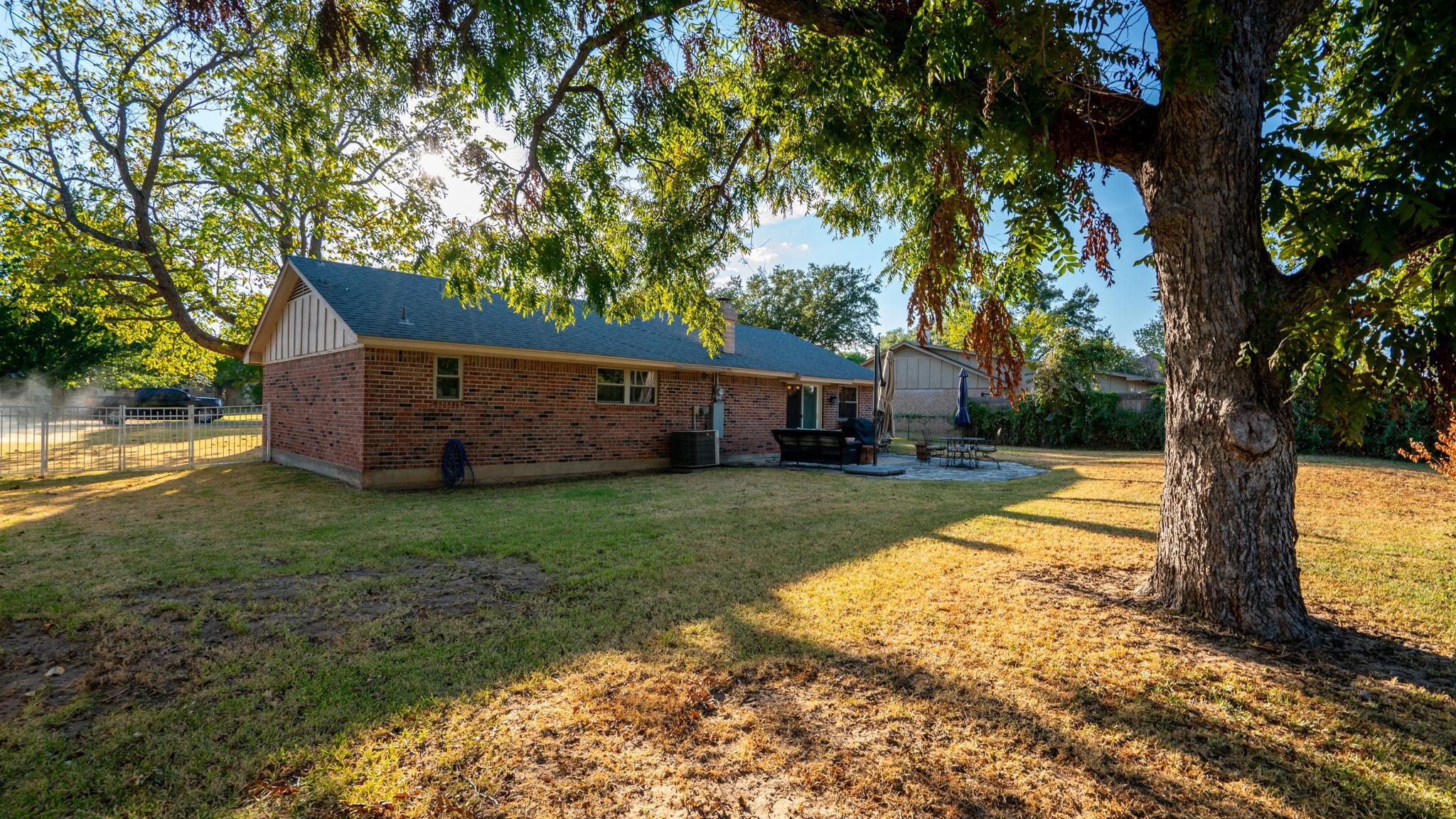 main property photo 33