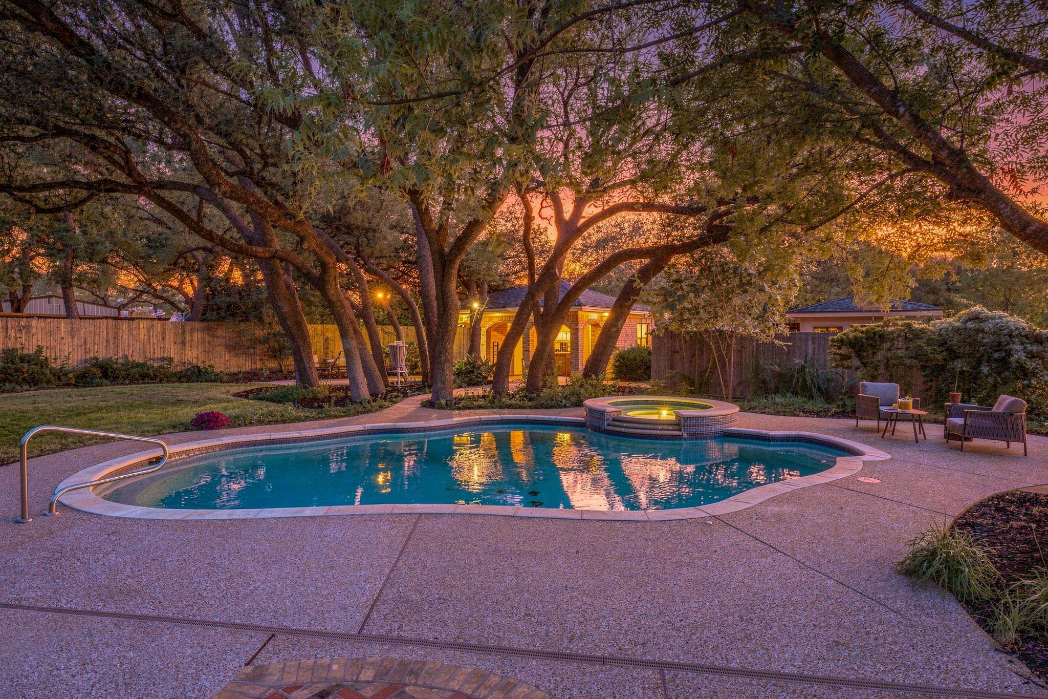 main property photo 18