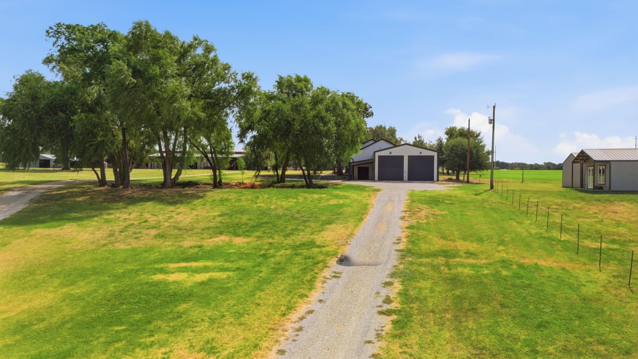 main property photo 10