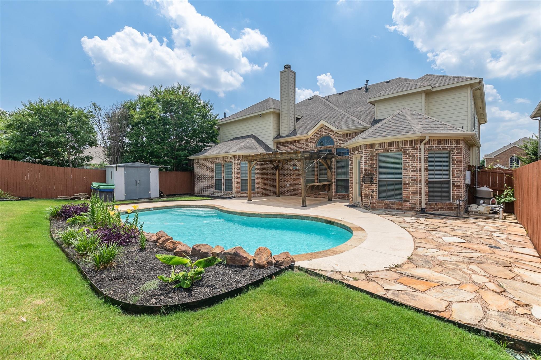 main property photo 27