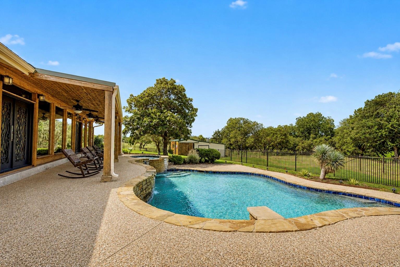 main property photo 22