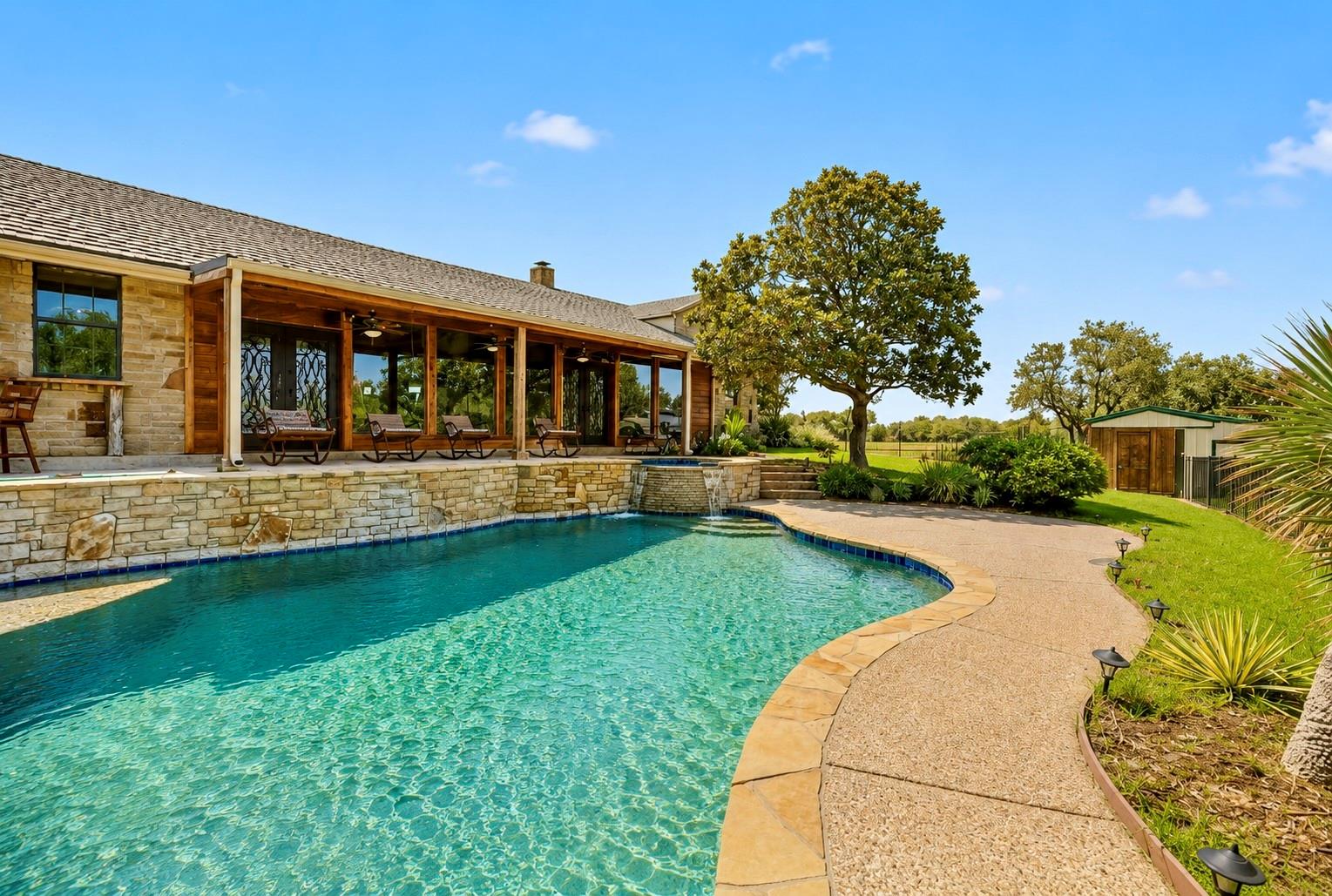 main property photo 23