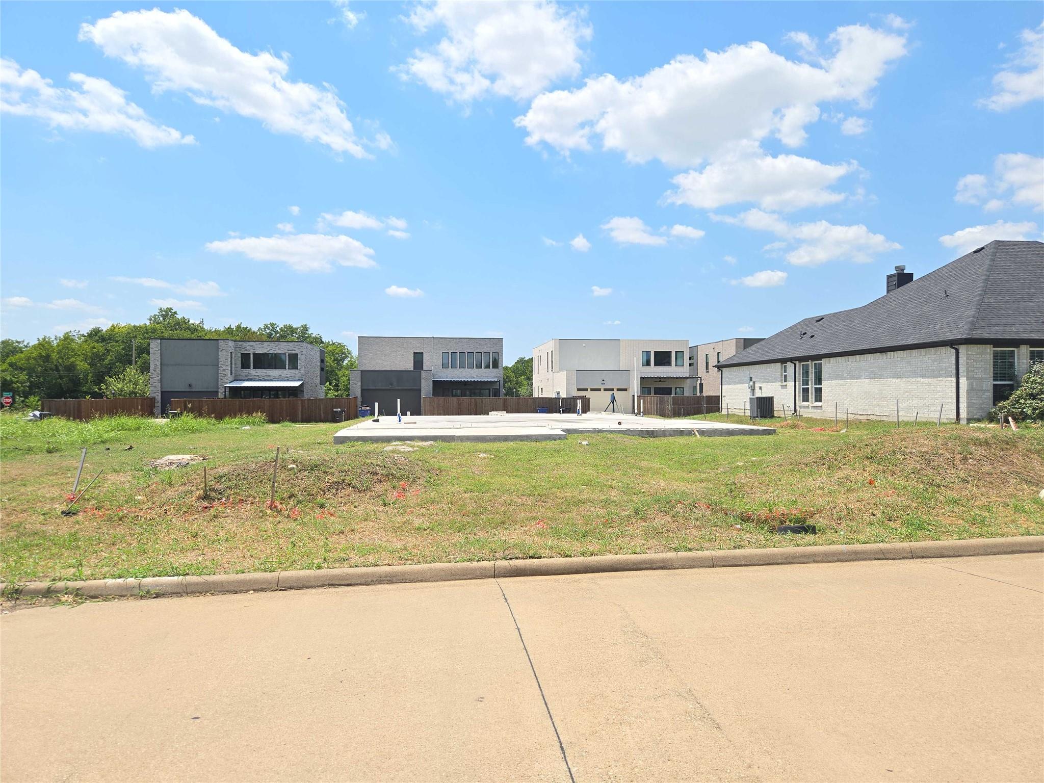 main property photo 13