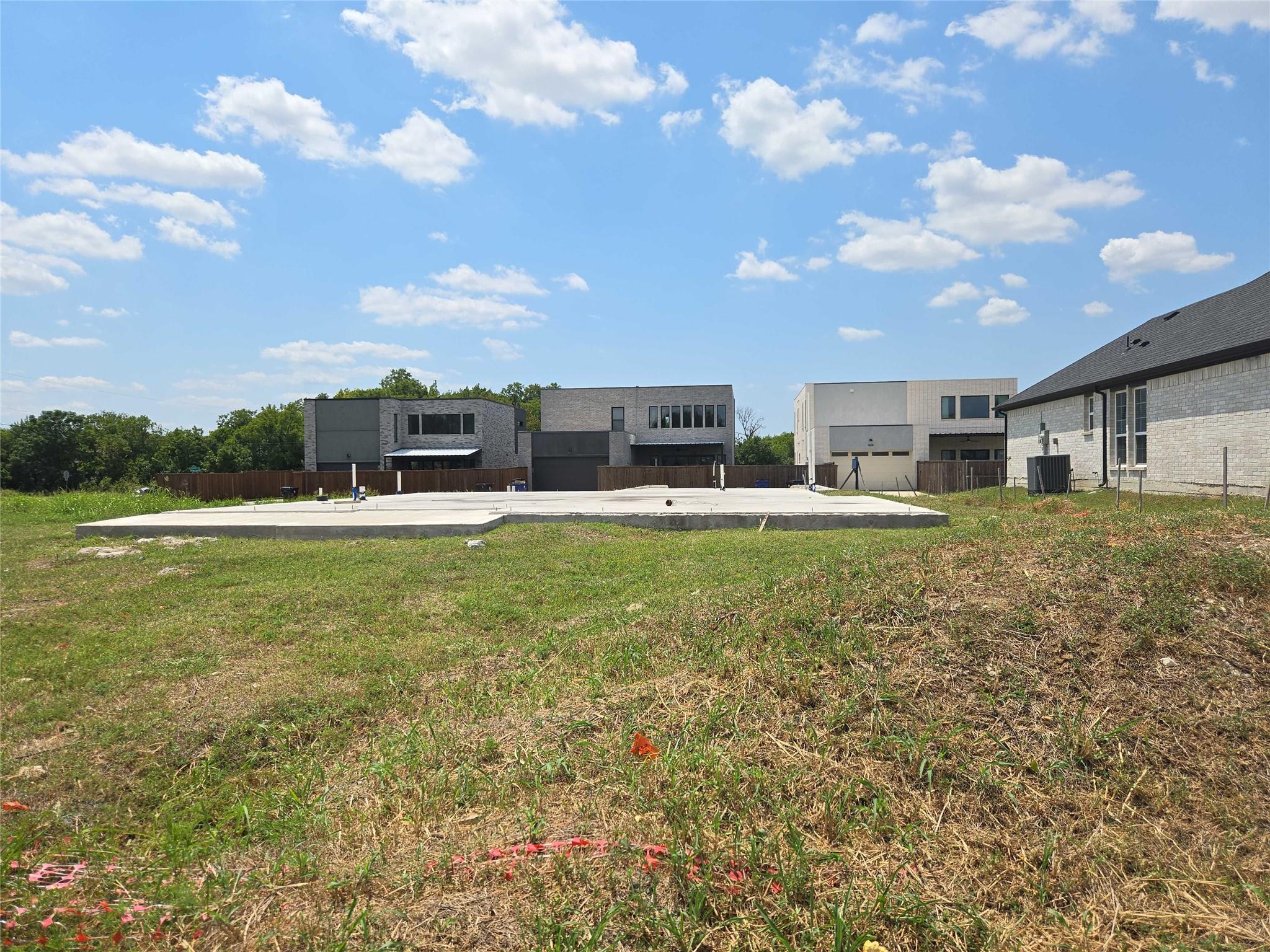 main property photo 9