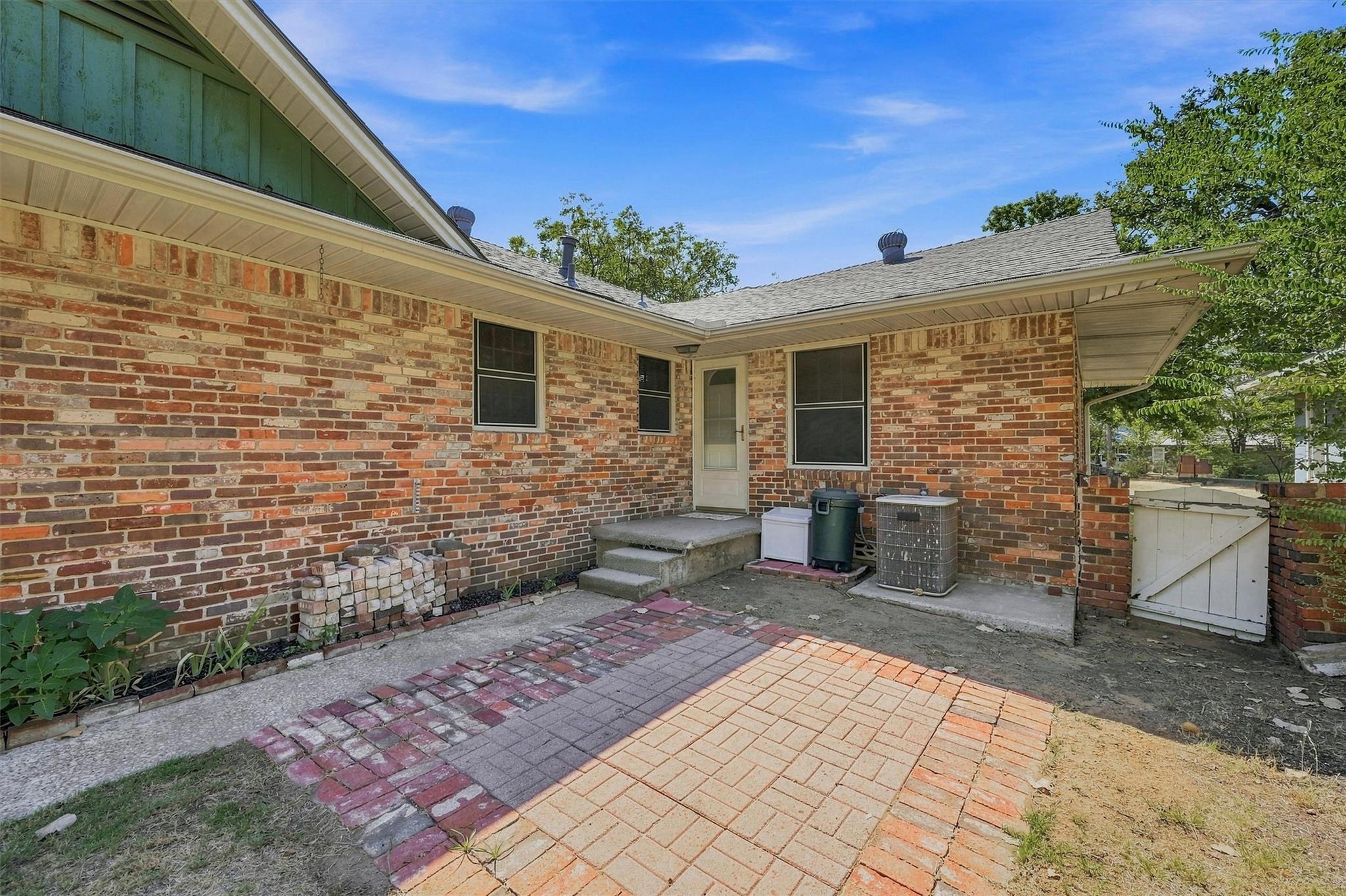 main property photo 28