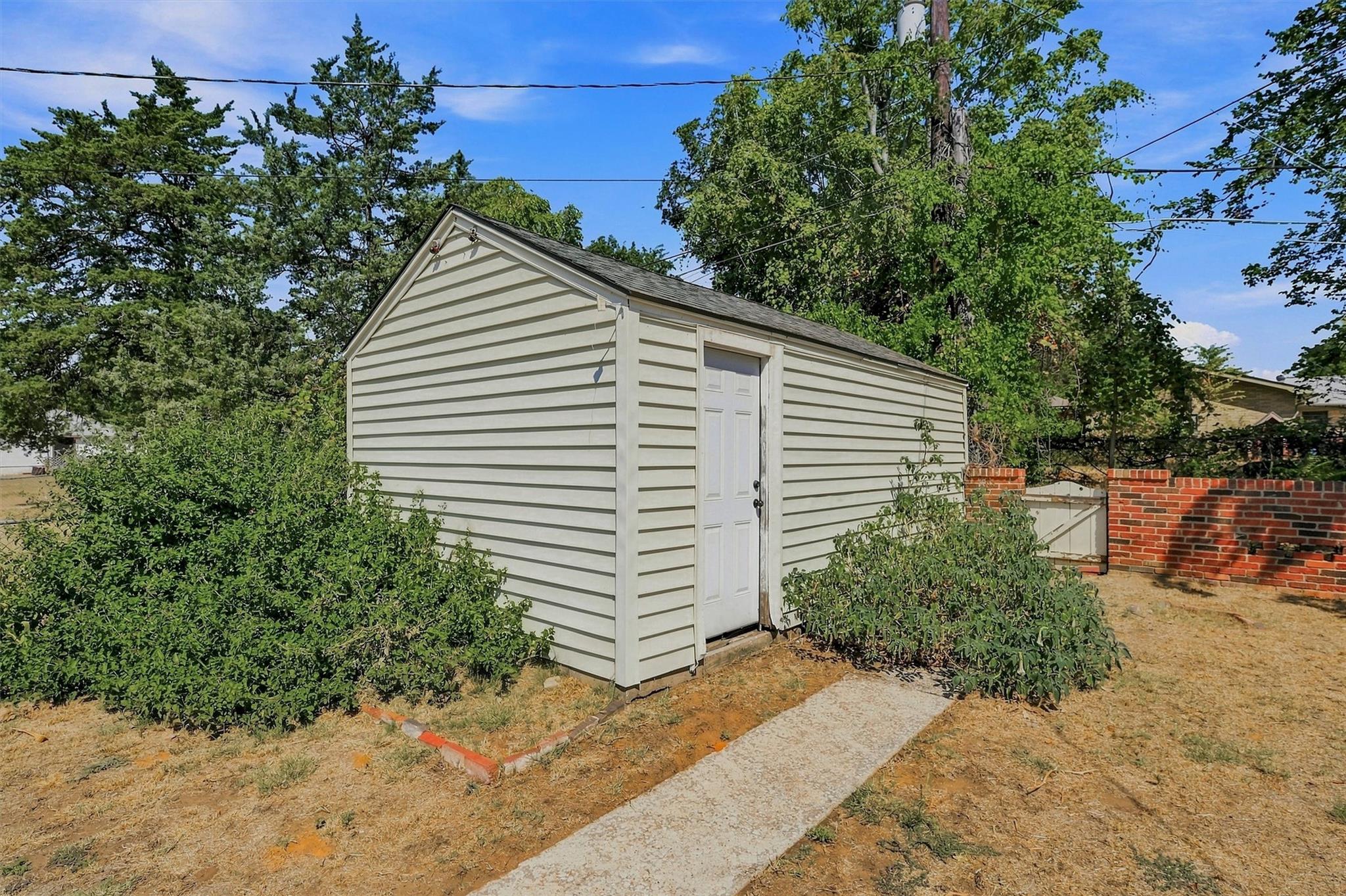 main property photo 33