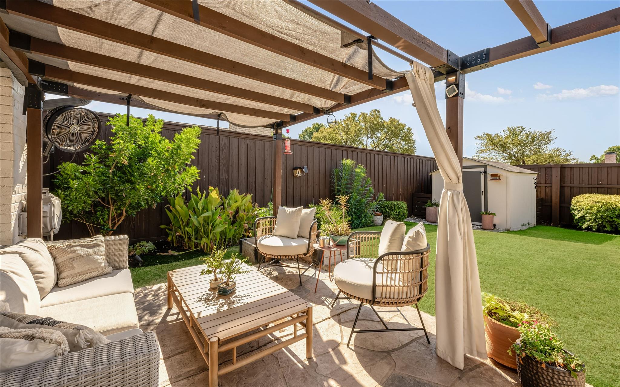 main property photo 13