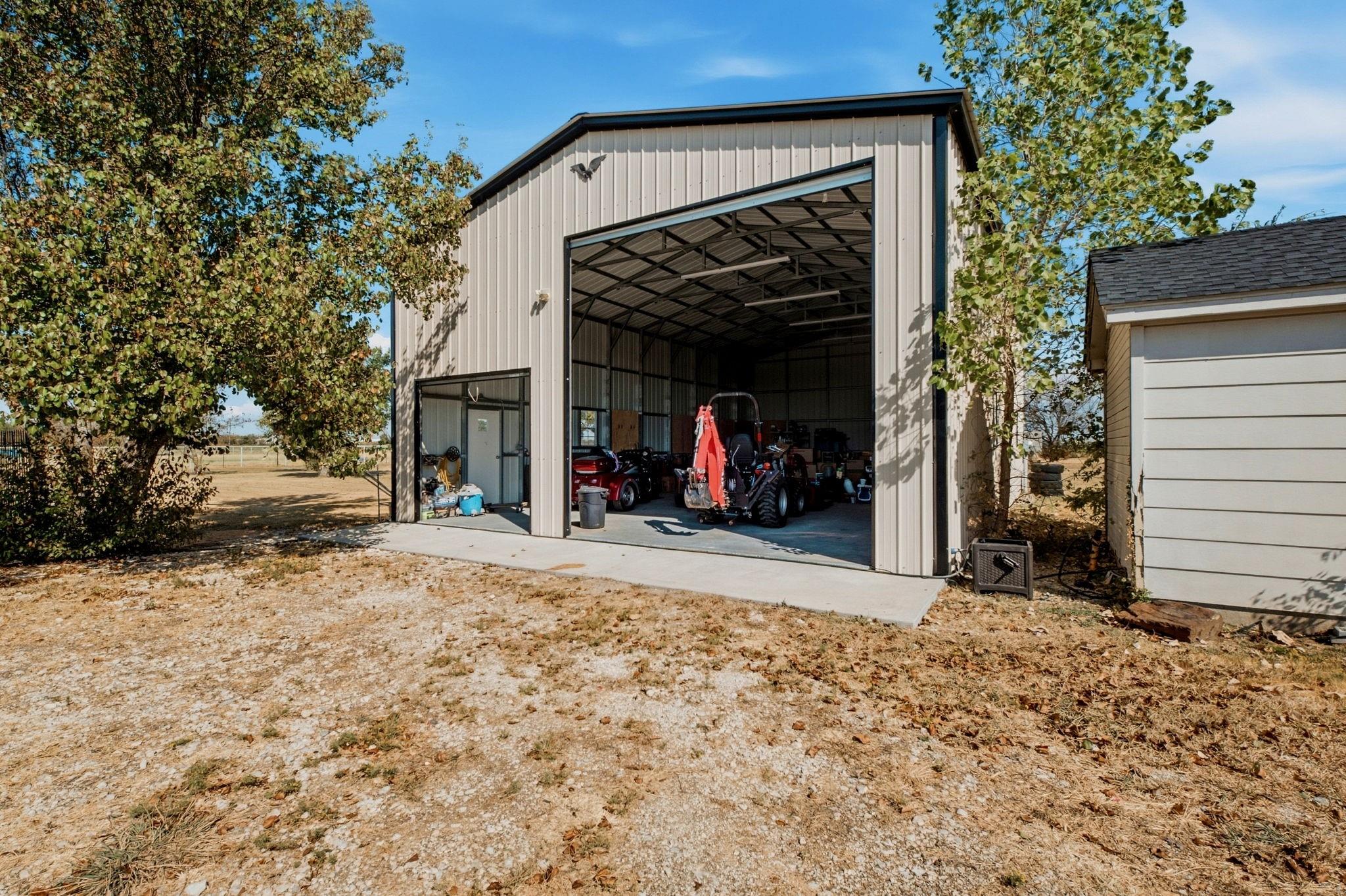 main property photo 20