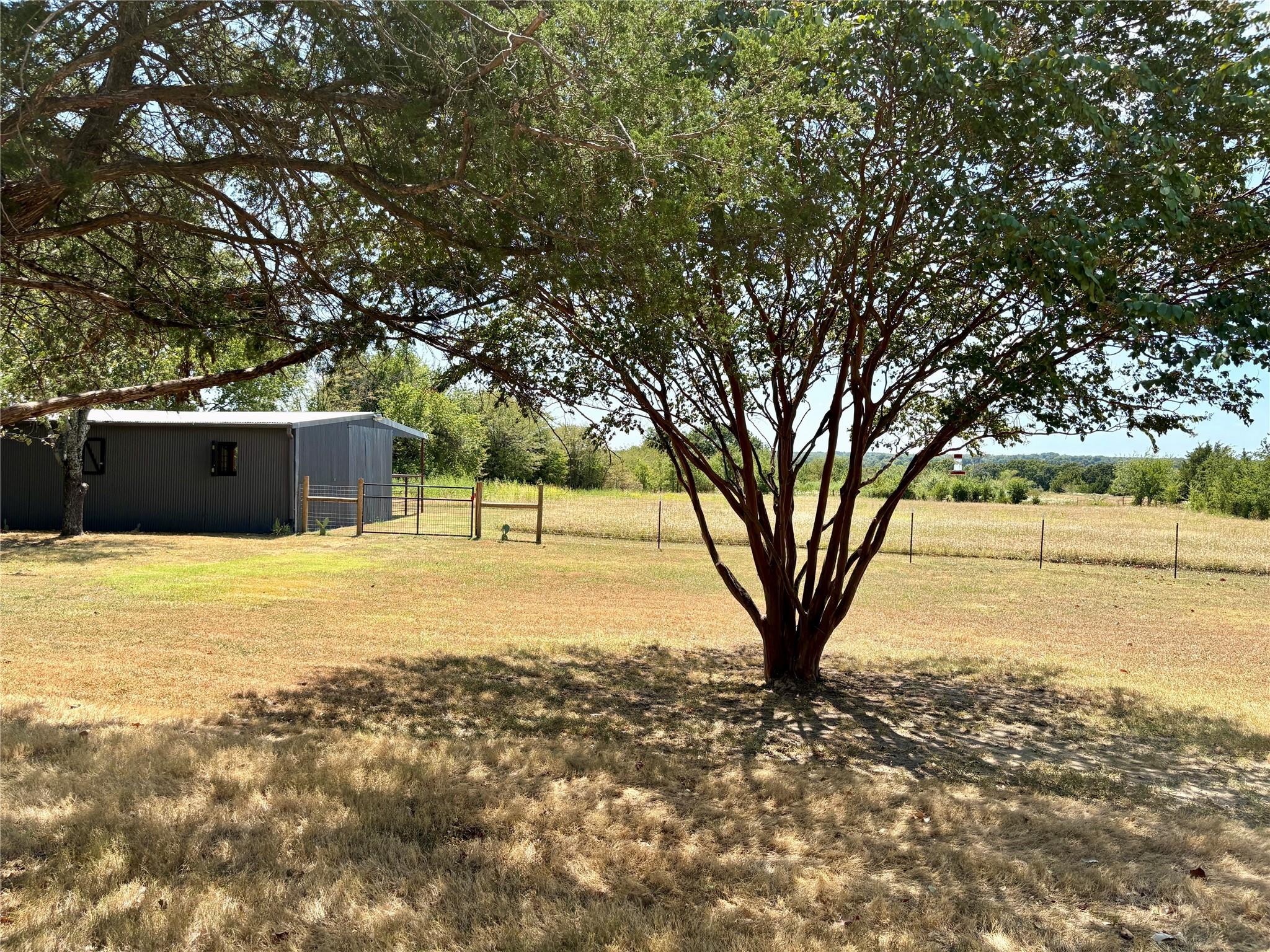 main property photo 23
