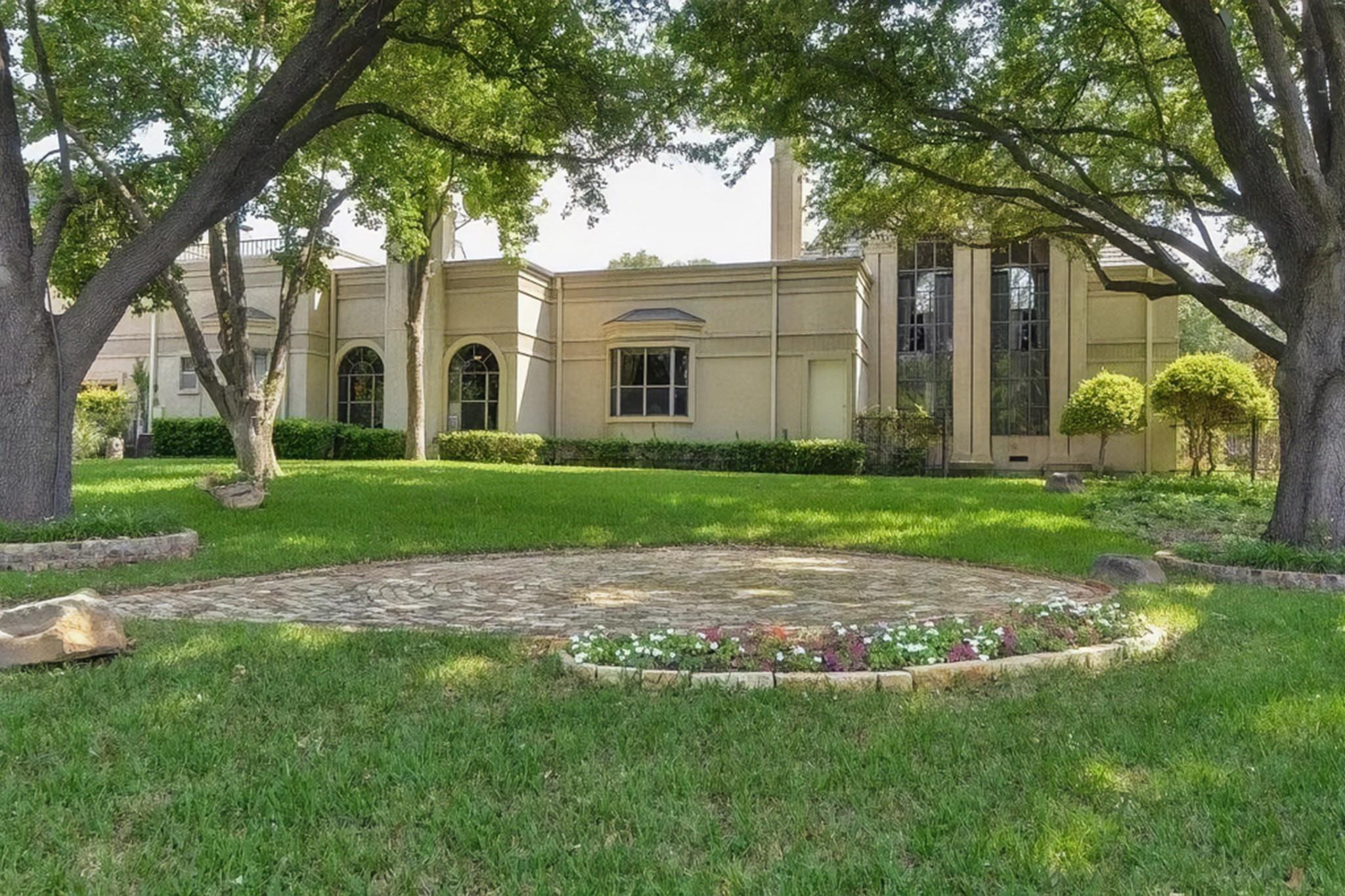main property photo 11