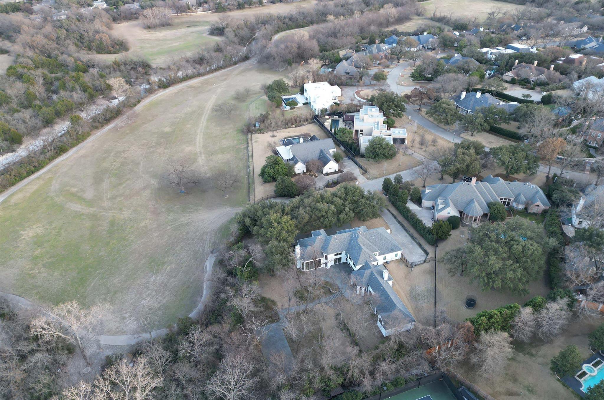 main property photo 16